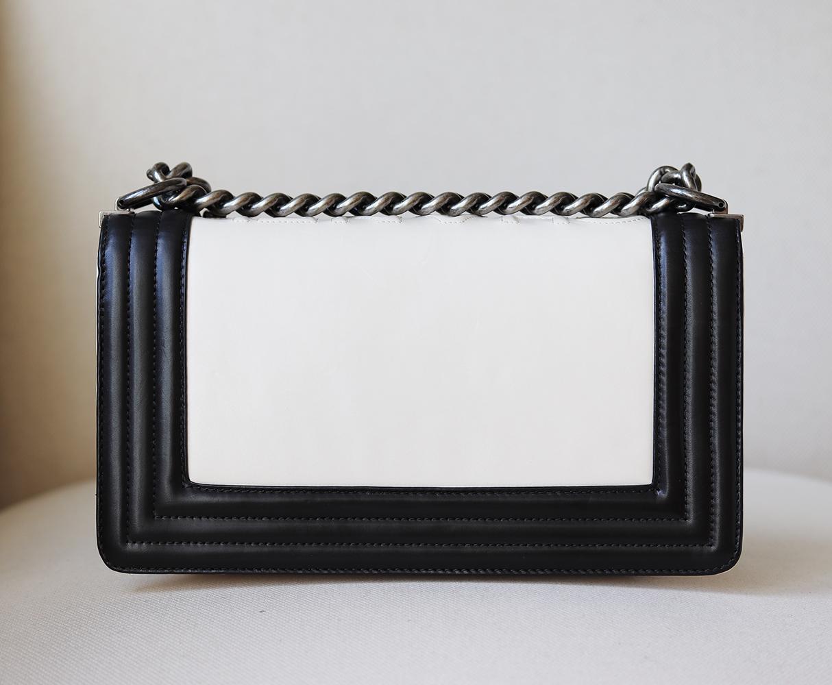 Chanel Glazed Calfskin Leather Boy Flap Bag In Excellent Condition In London, GB