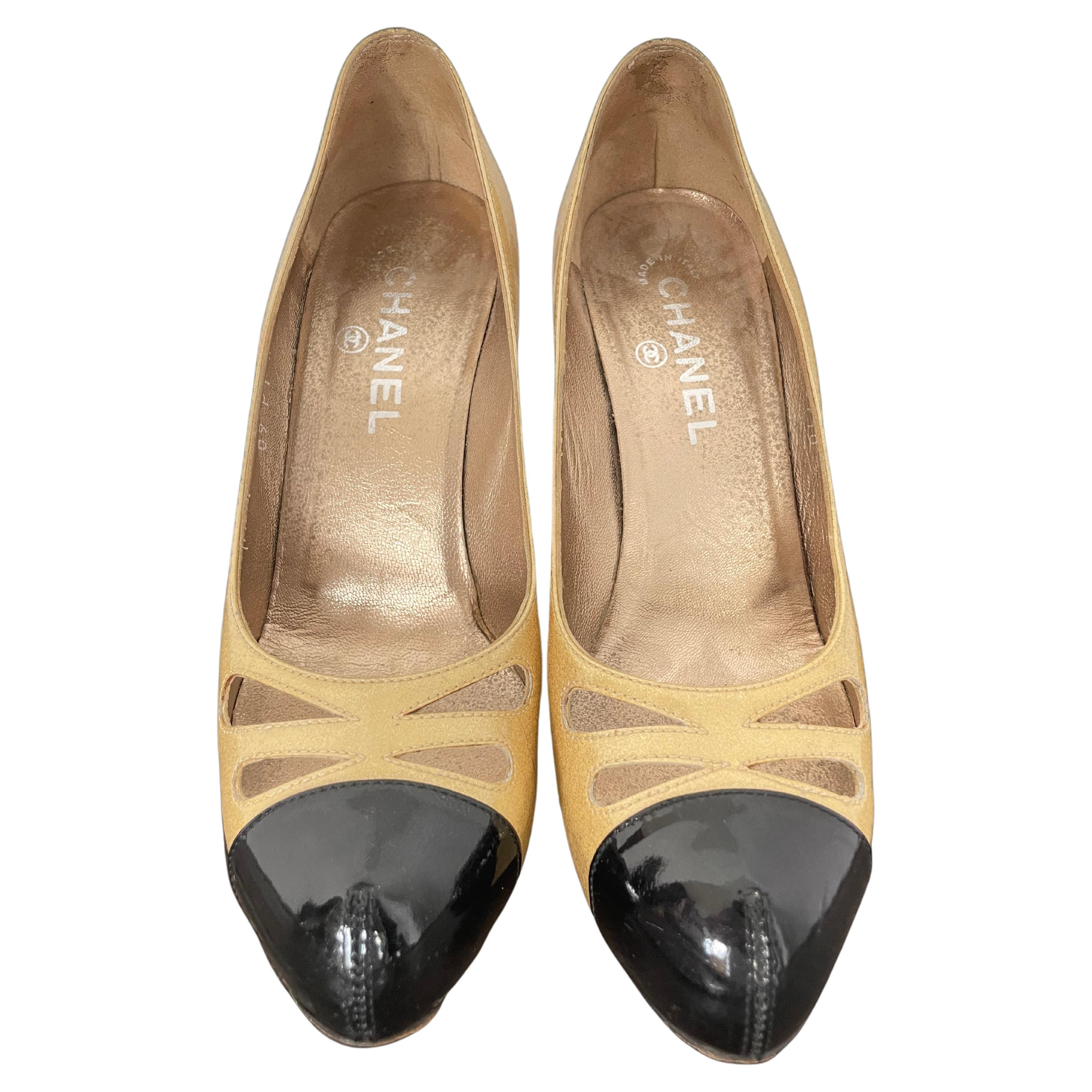 Chanel Glitter Pump and layering Heel design