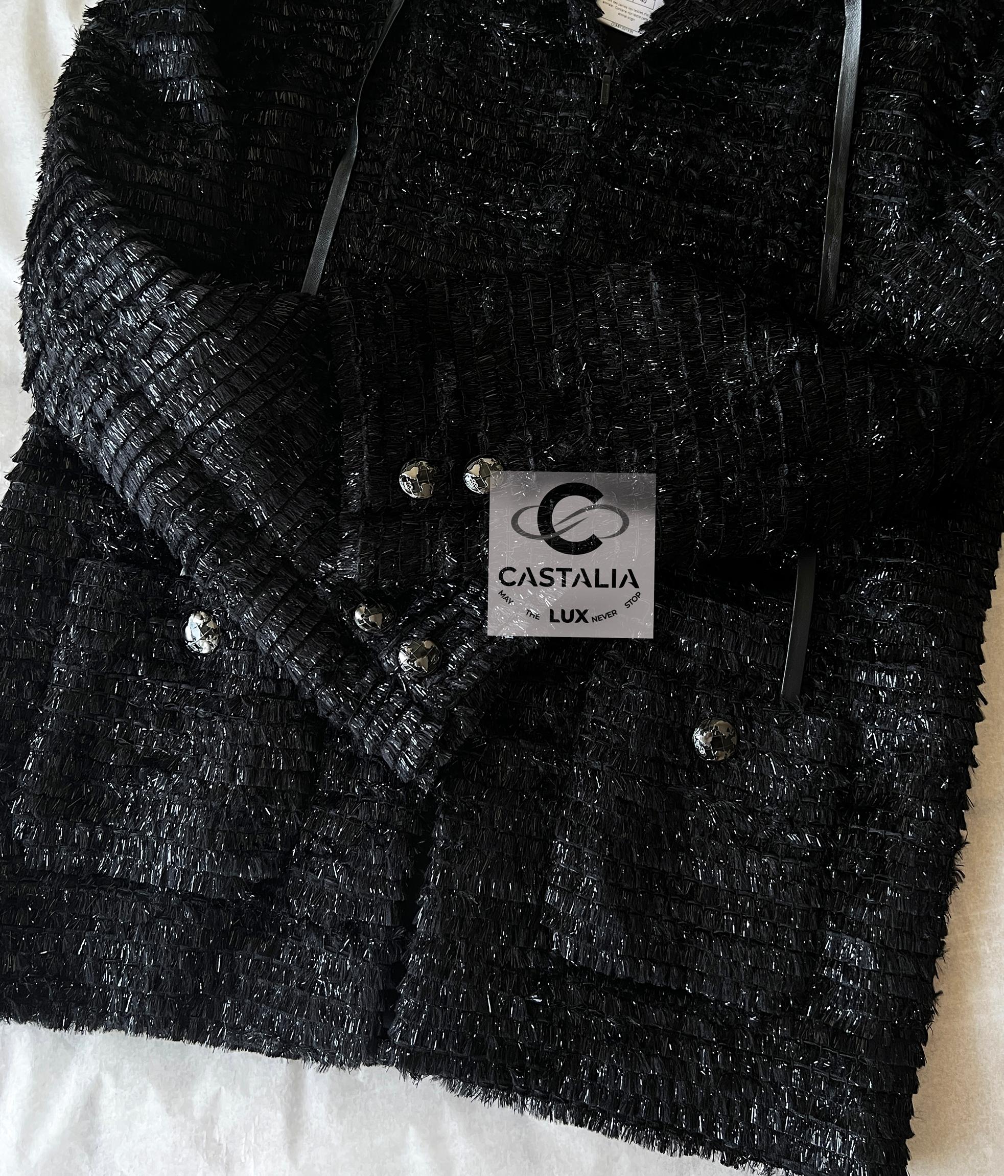Chanel Globalization Runway Black Shimmer Tweed Jacket 36 FR in vendita 1