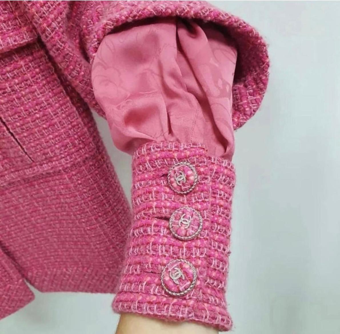 Chanel Globalization Runway CC Buttons Soft Pink Tweed Jacket 46 FR 4