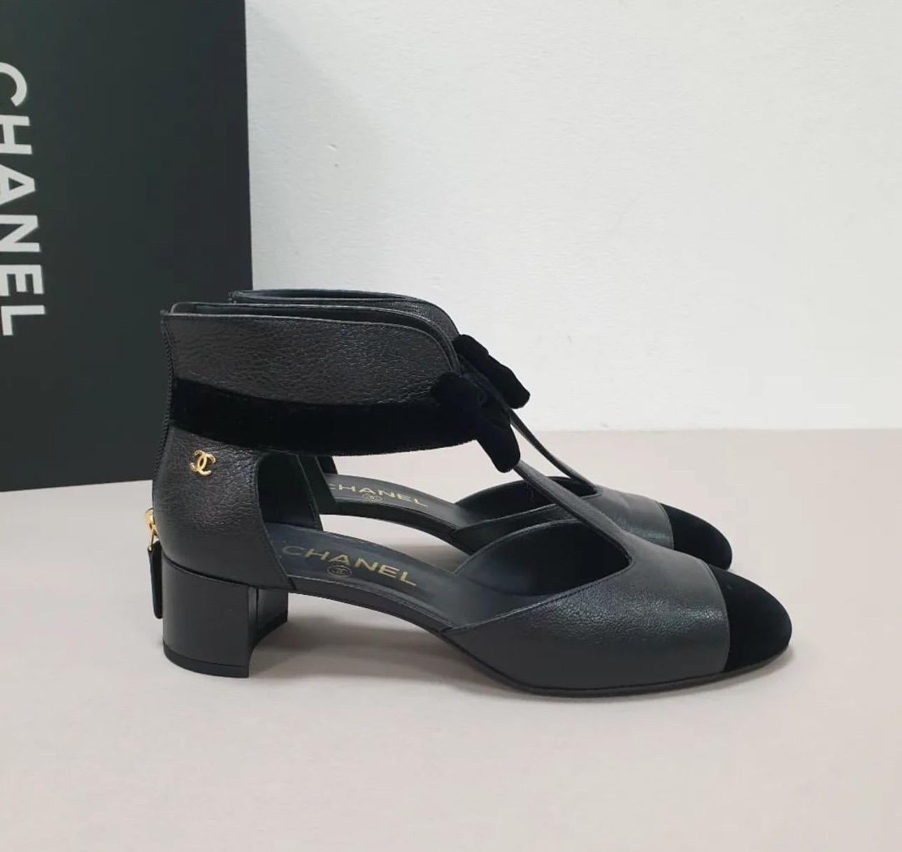 CHANEL Goatskin Velvet Cap Toe CC Bow Cut Out Ankle Boots 9