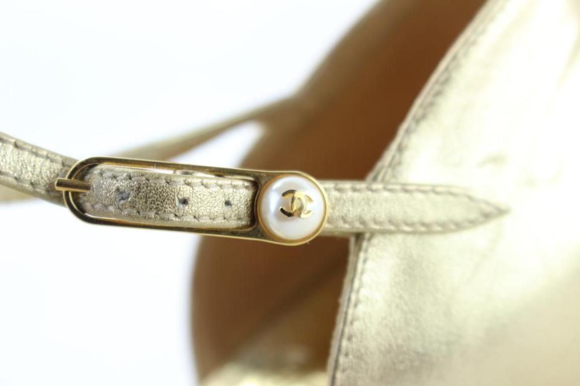 Chanel Gold 05c T-strap Metallic Strappy 18cr1106 Sandals In Excellent Condition In Forest Hills, NY