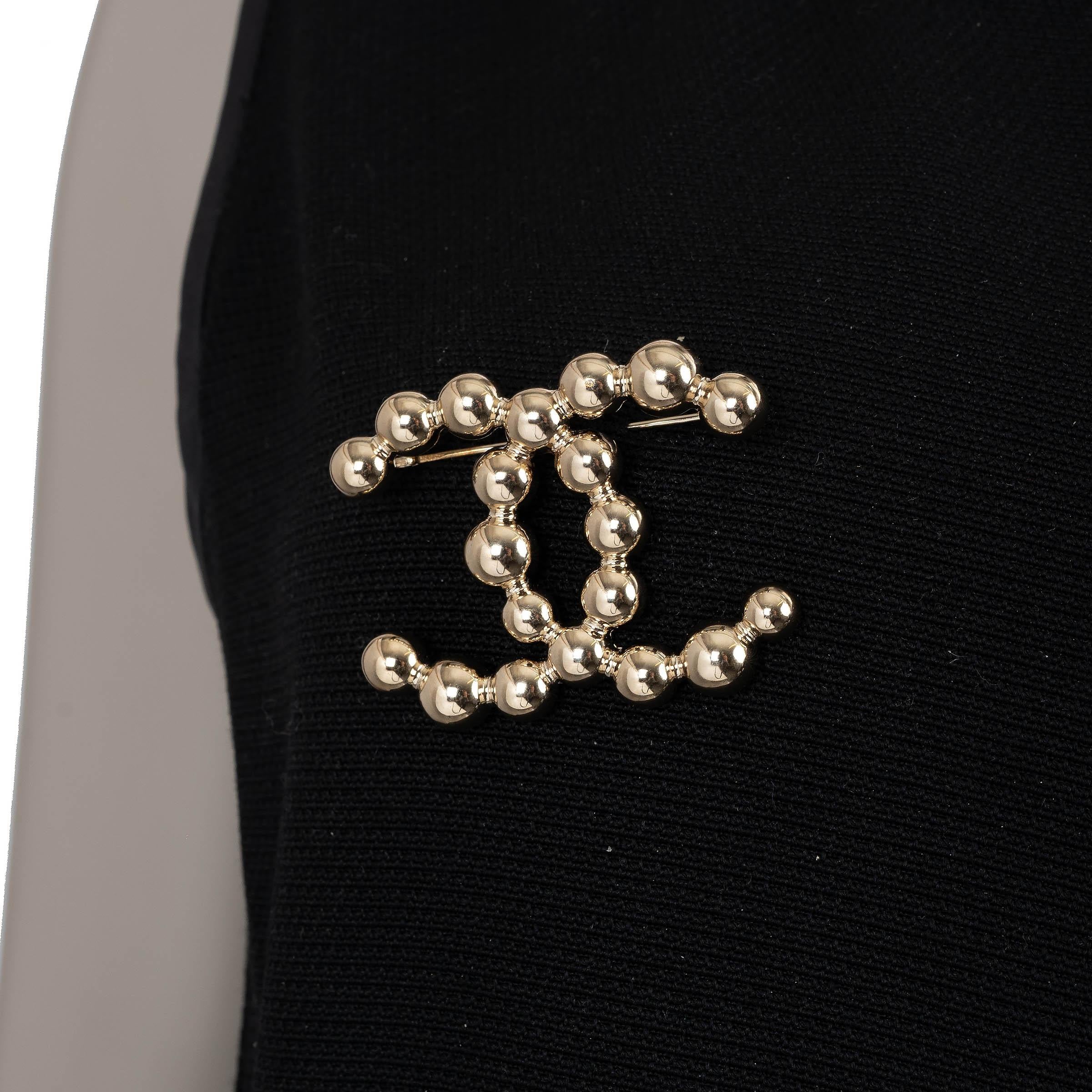 CHANEL Broche grand format « CC BEADS » des années 21 en vente 2