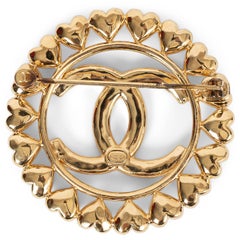 CHANEL gold 23P CC HEARTS ROUND Brooch