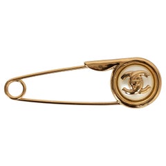 CHANEL gold 24A MANCHESTER PEARL SAFTY PIN Brooch
