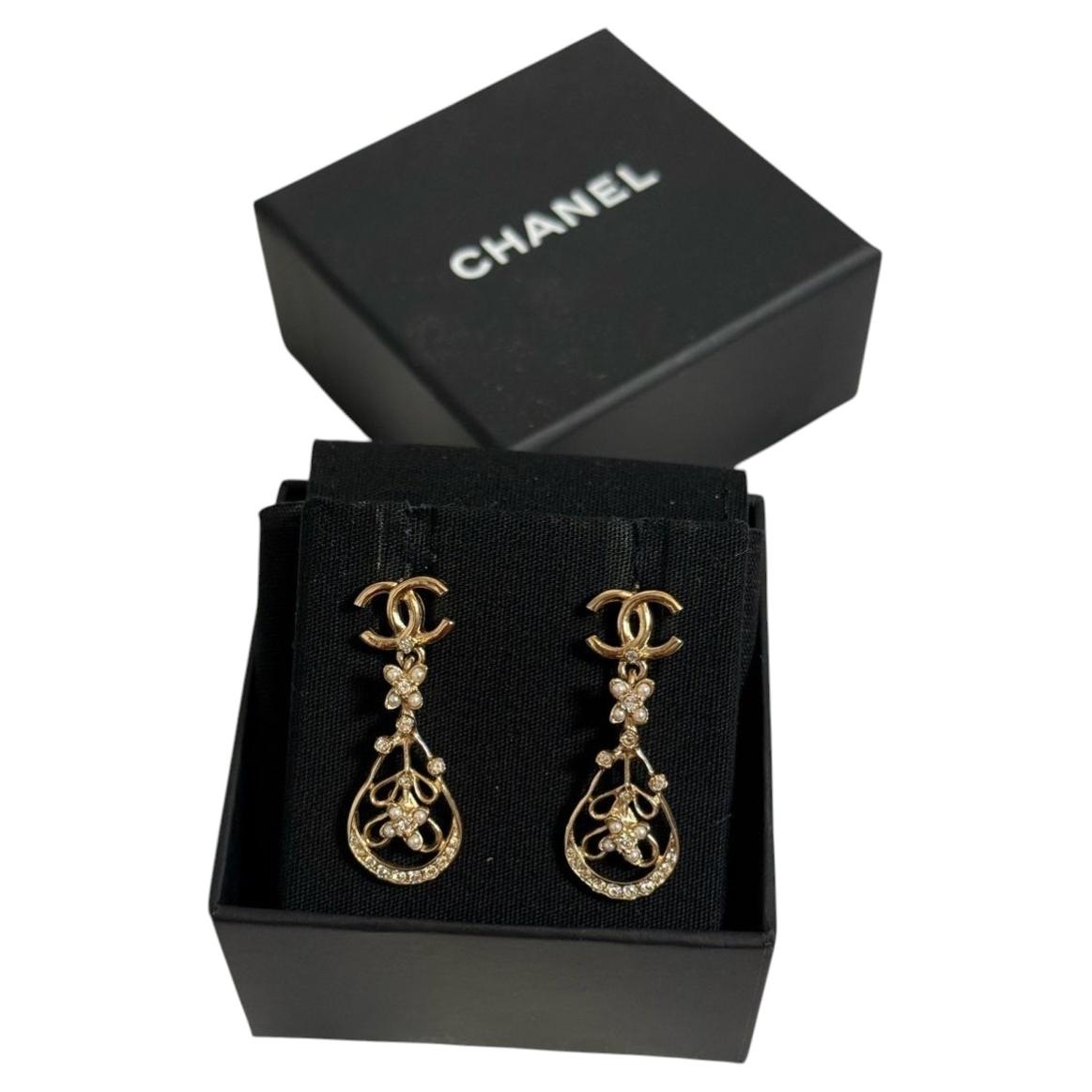 CHANEL Gold and Cream Pearl Crystal CC Flower Drop Earrings For Sale