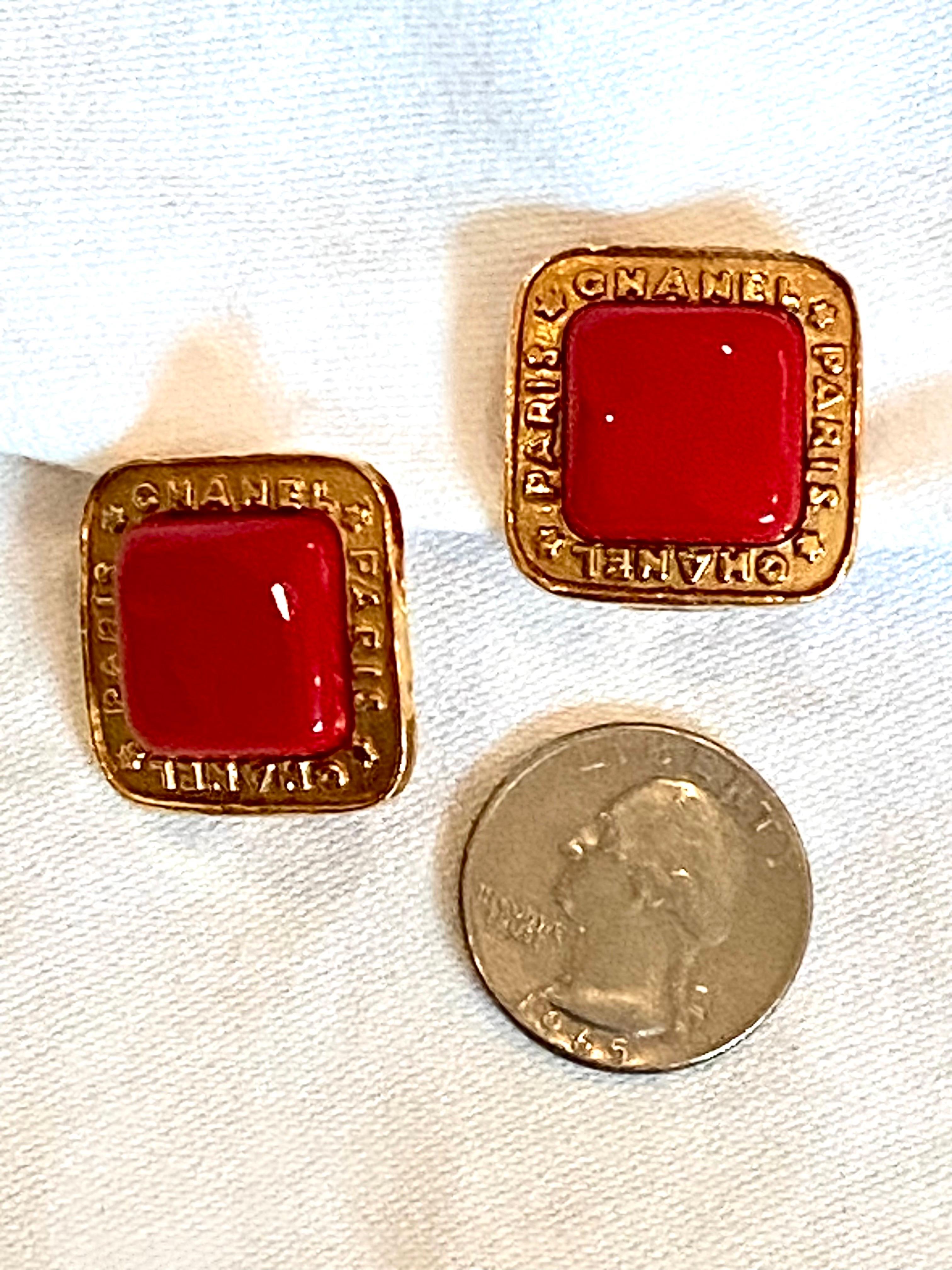 Boucles d'oreilles en verre Gripoix or et rouge de Chanel de la saison 28 en 1991 en vente 8