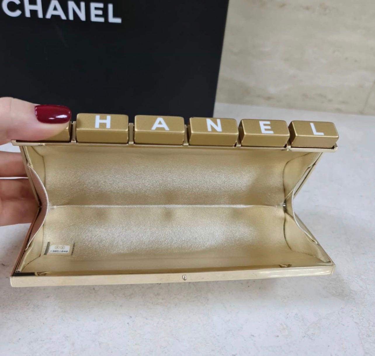 Chanel Gold Keyboard Clutch Bag In Excellent Condition In Krakow, PL