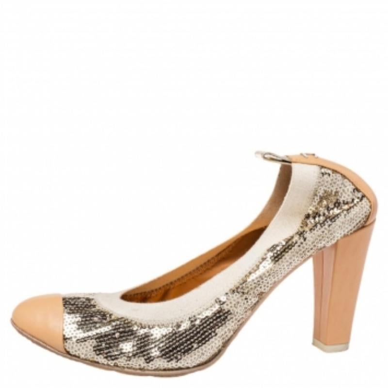 Women's Chanel Gold/ Beige Leather And Sequin CC Pumps Size 35.5 For Sale