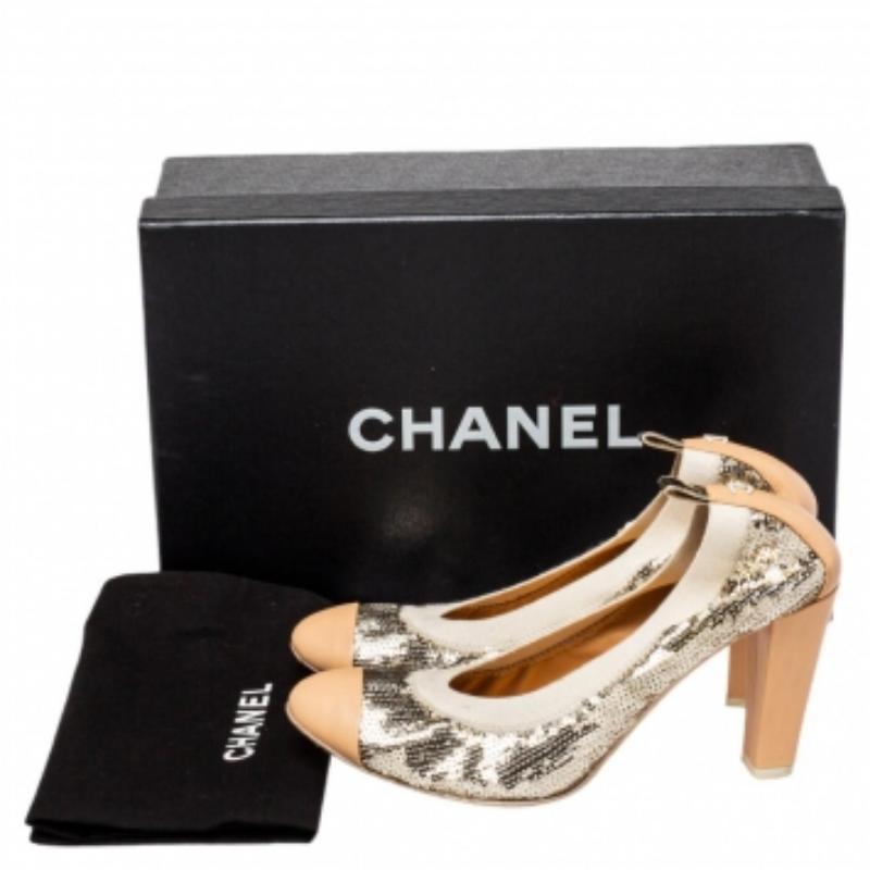 Chanel Gold/ Beige Leather And Sequin CC Pumps Size 35.5 For Sale 4
