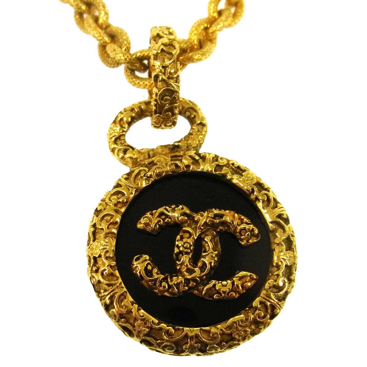 Metal
Gold tone
Made in France
Charm diameter 1.5