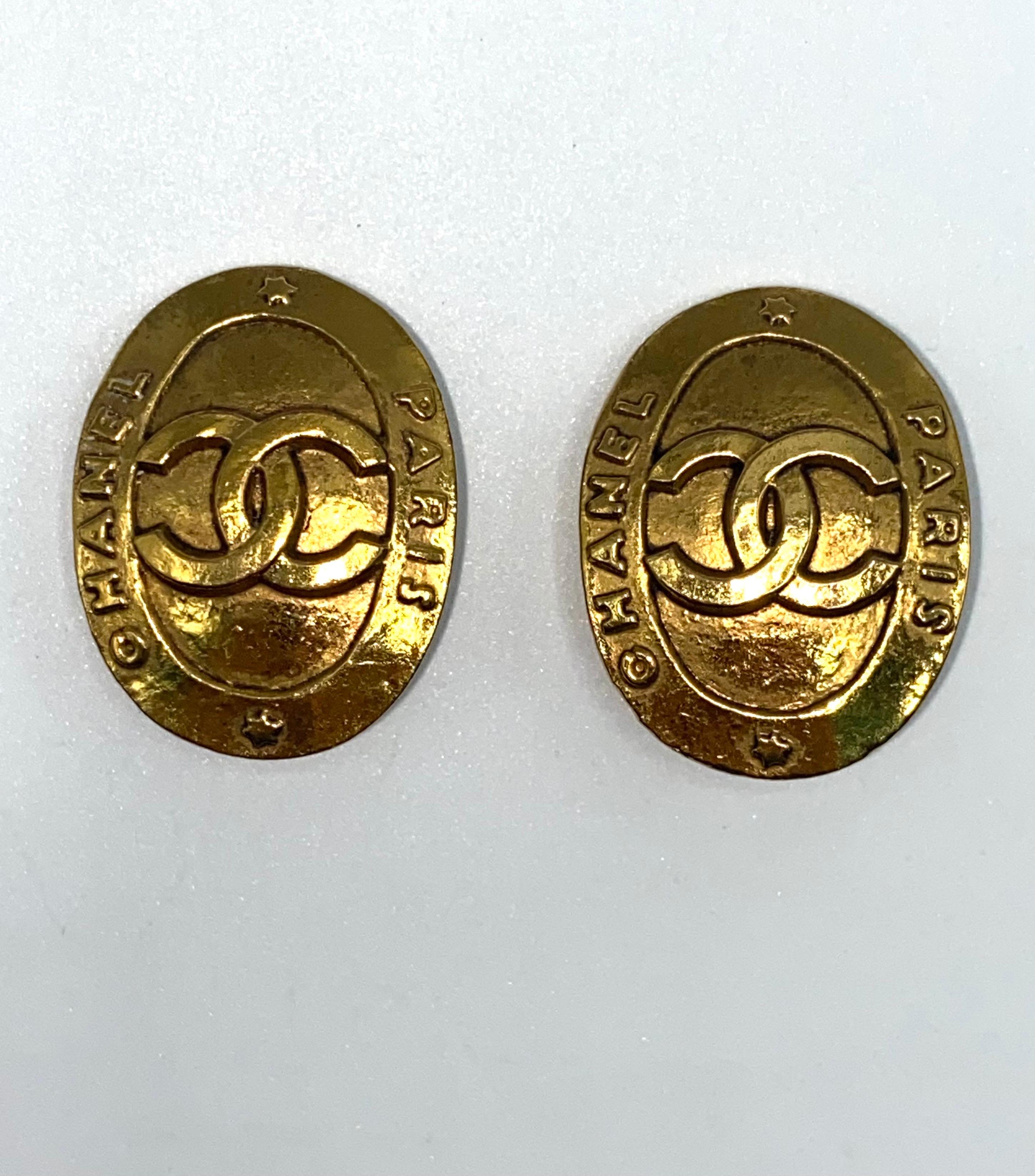 Chanel Gold Button Earrings from 1991, Season 28 In Excellent Condition In New York, NY