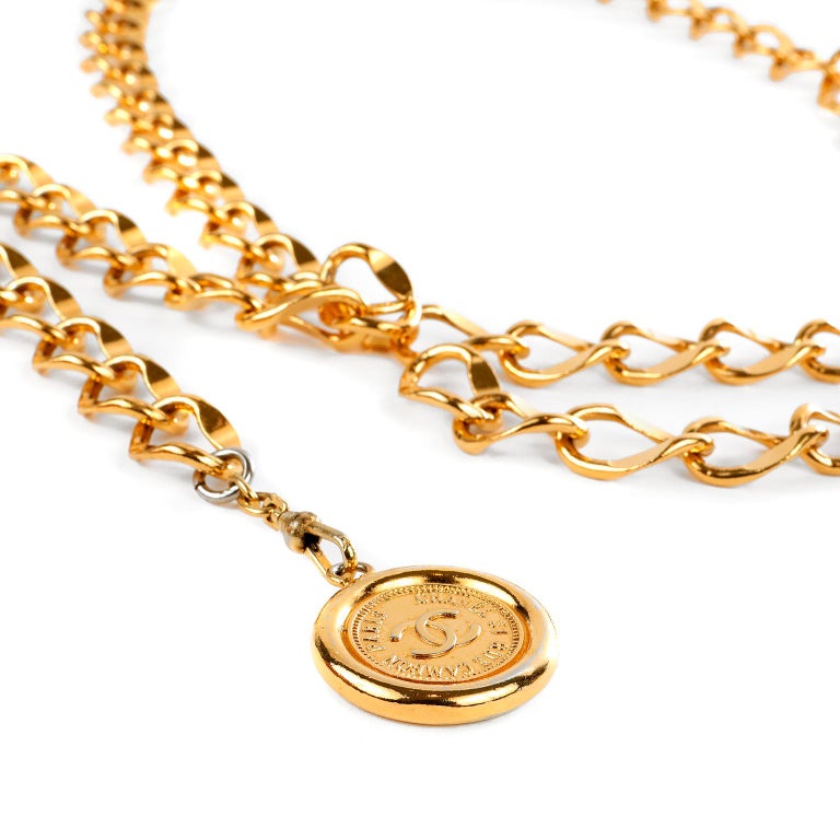 Chanel Gold Byzantine CC Coin Chain Belt In Good Condition For Sale In Palm Beach, FL
