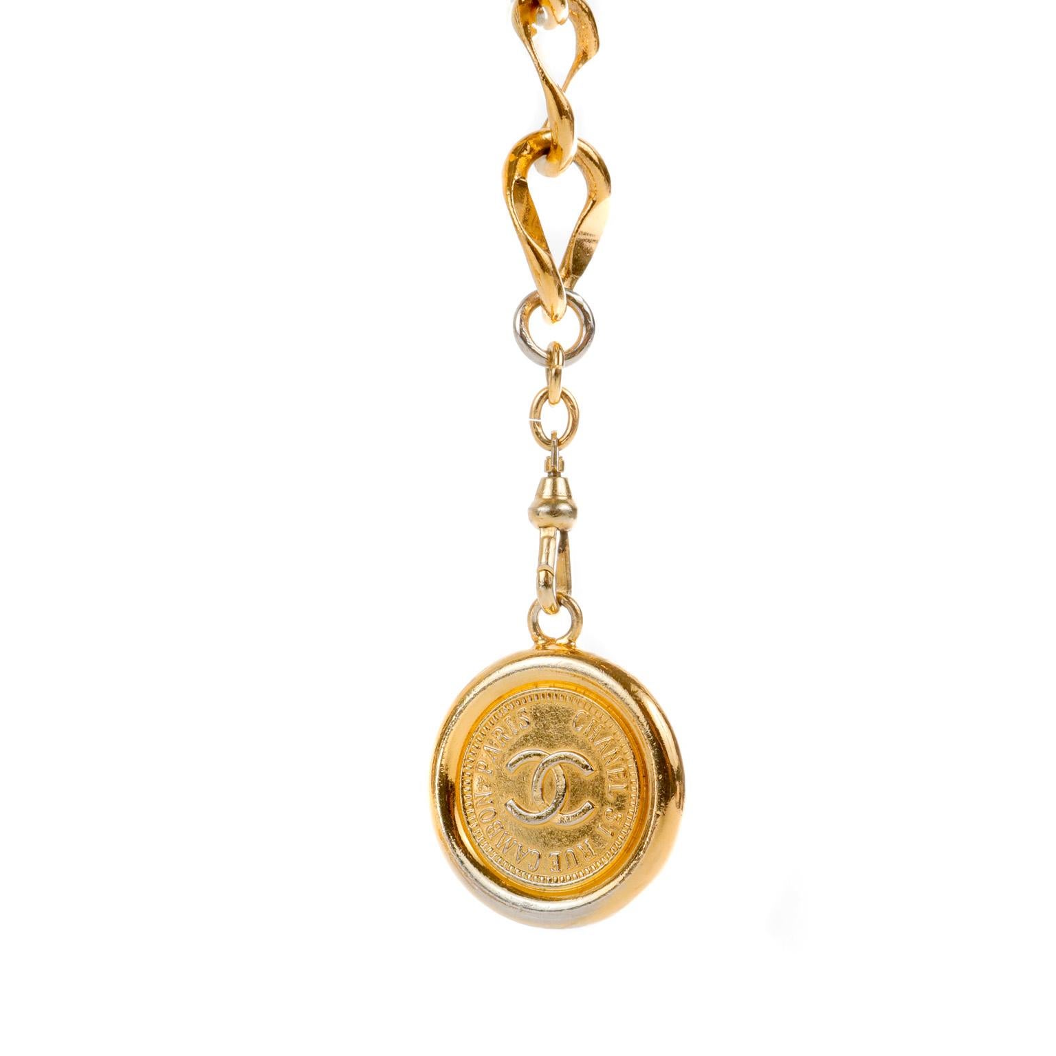 Ceinture à chaîne avec pièce CC byzantine dorée Chanel Pour femmes en vente