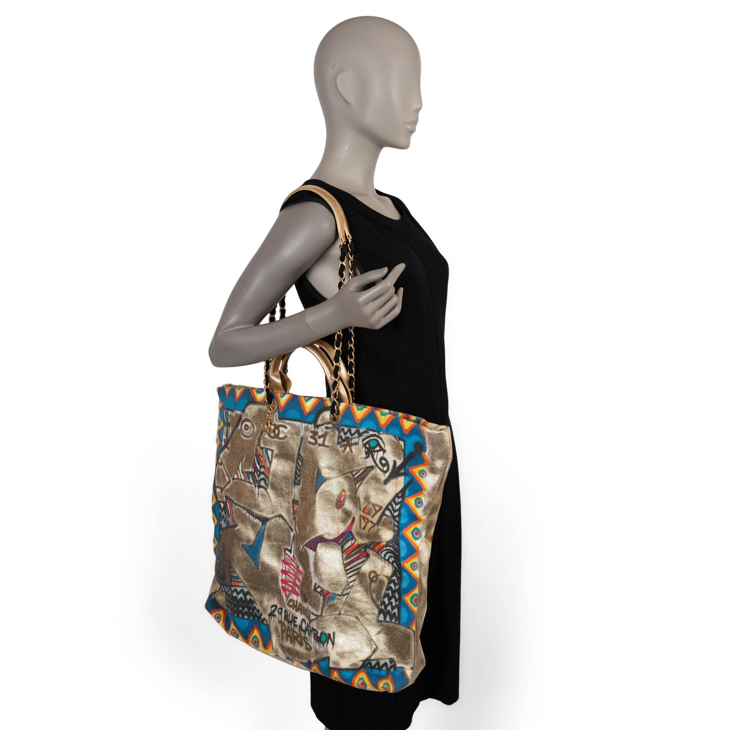 CHANEL gold canvas 19A NEW YORK GRAFFITI STREET SPIRIT Tote Bag 7