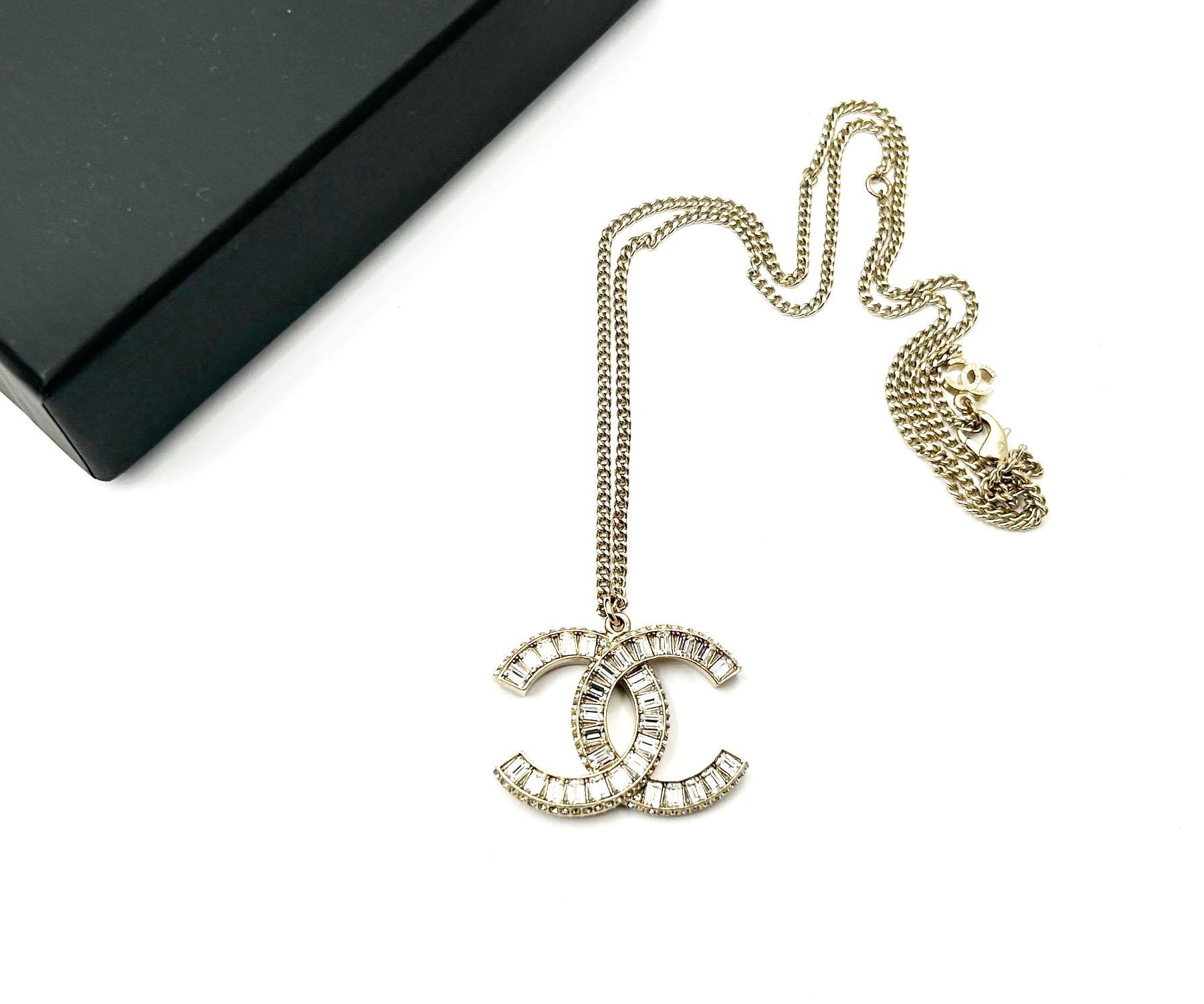 Artisan Chanel Classic Gold CC Baguette Crystal Pendant Necklace  For Sale