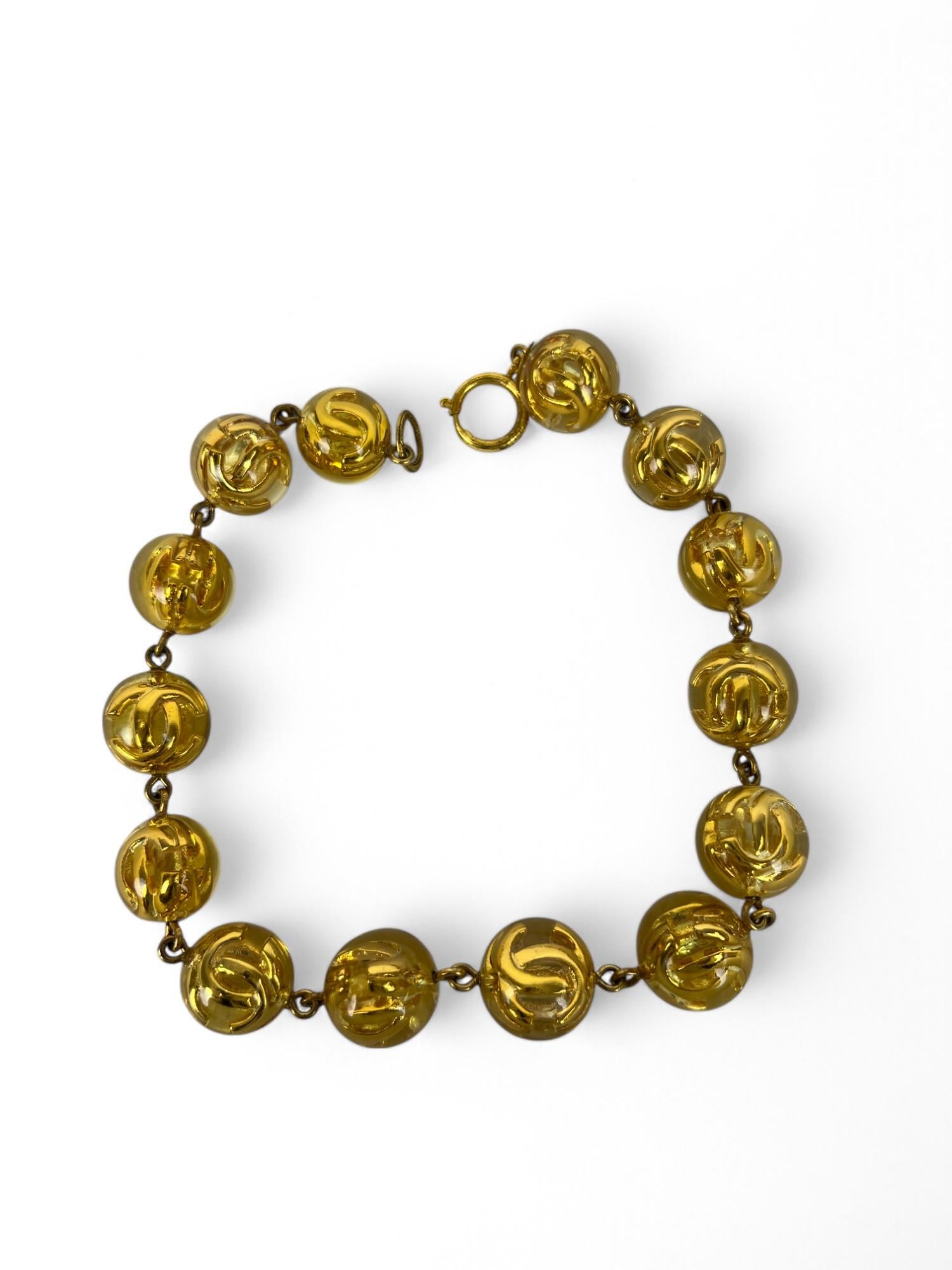 Gargantilla Chanel Gold CC Bauble Finales de los 80 - Principios de los 90 en venta 1