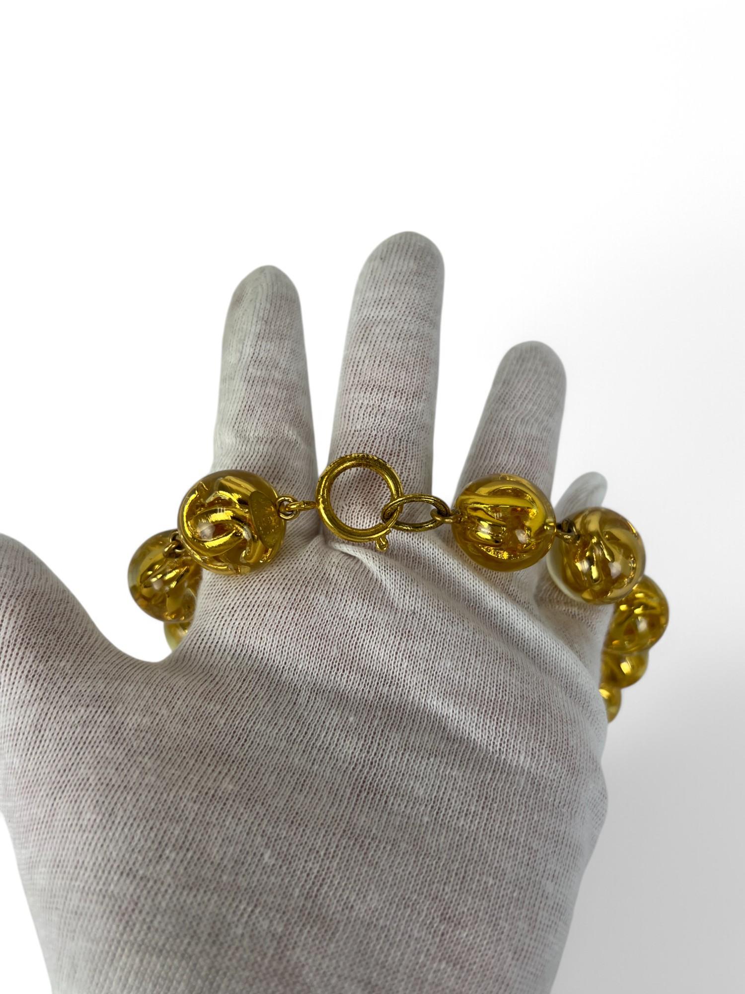 Gargantilla Chanel Gold CC Bauble Finales de los 80 - Principios de los 90 en venta 4