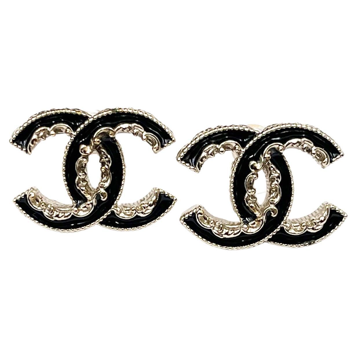 Chanel Gold CC Black  Ruffle Piercing Earrings en vente