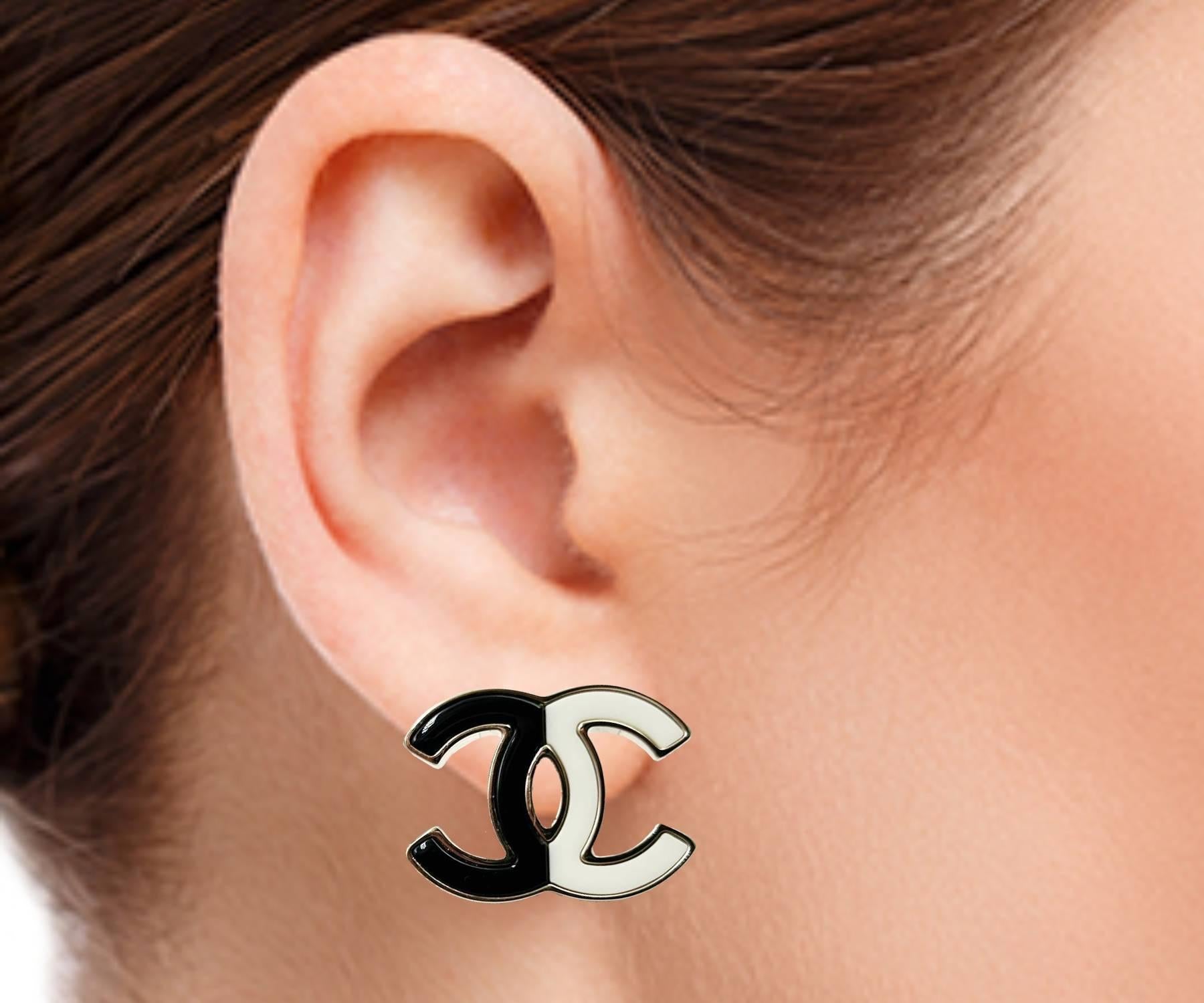 Artisan Chanel Classic Gold CC Black White Half Half Large Stud Piercing Earrings  For Sale
