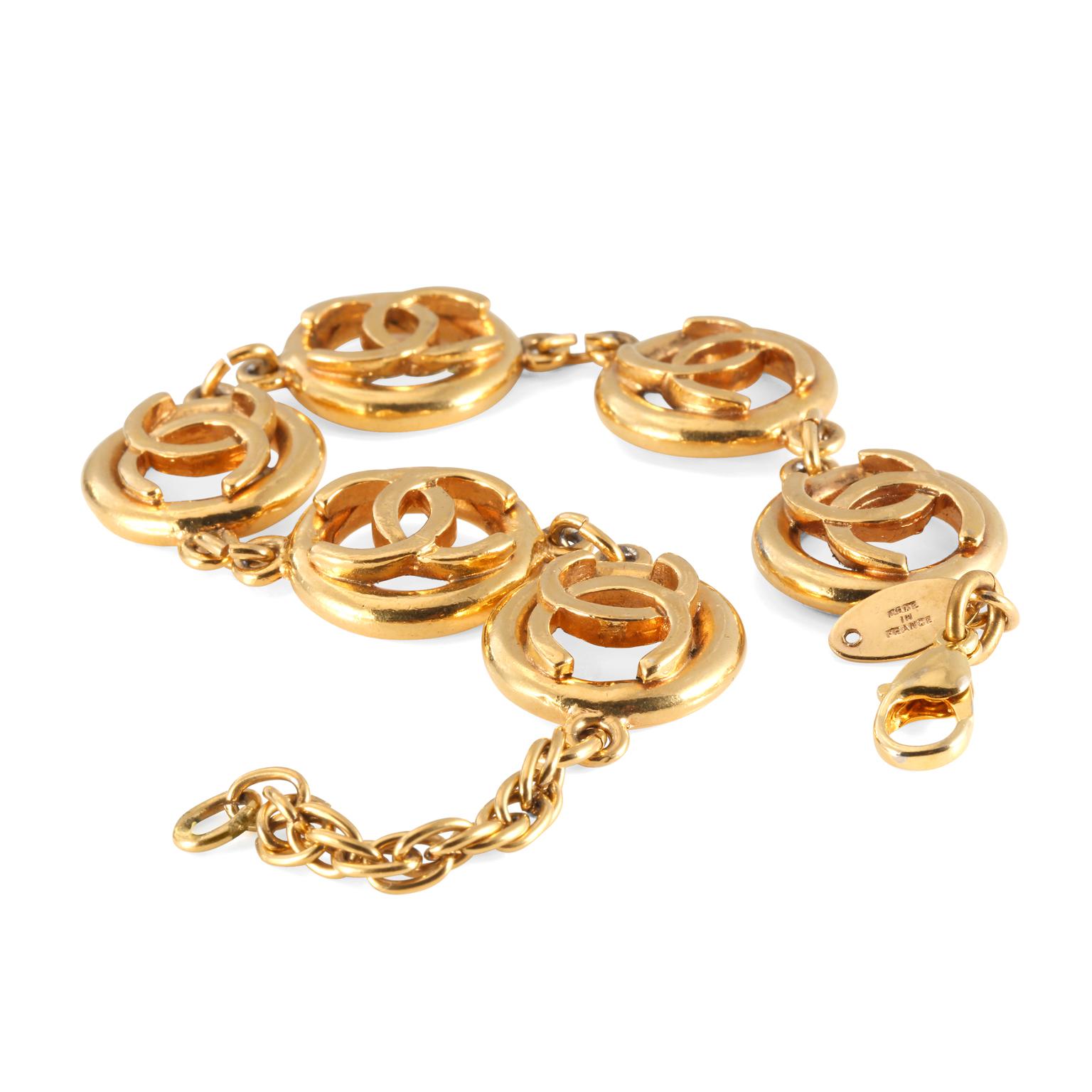 Chanel Gold CC Bracelet In Good Condition In Palm Beach, FL