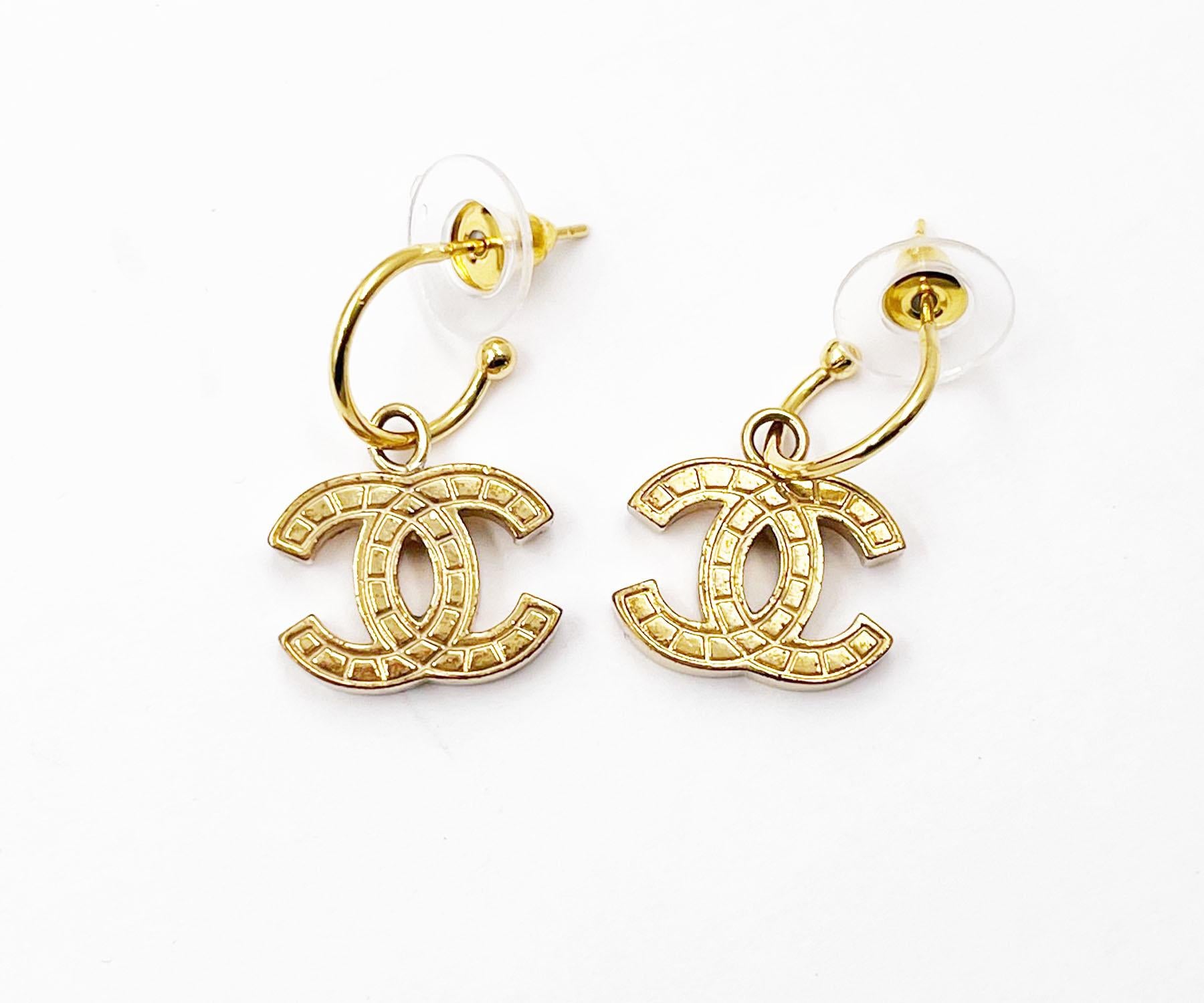 chanel gold drop earrings