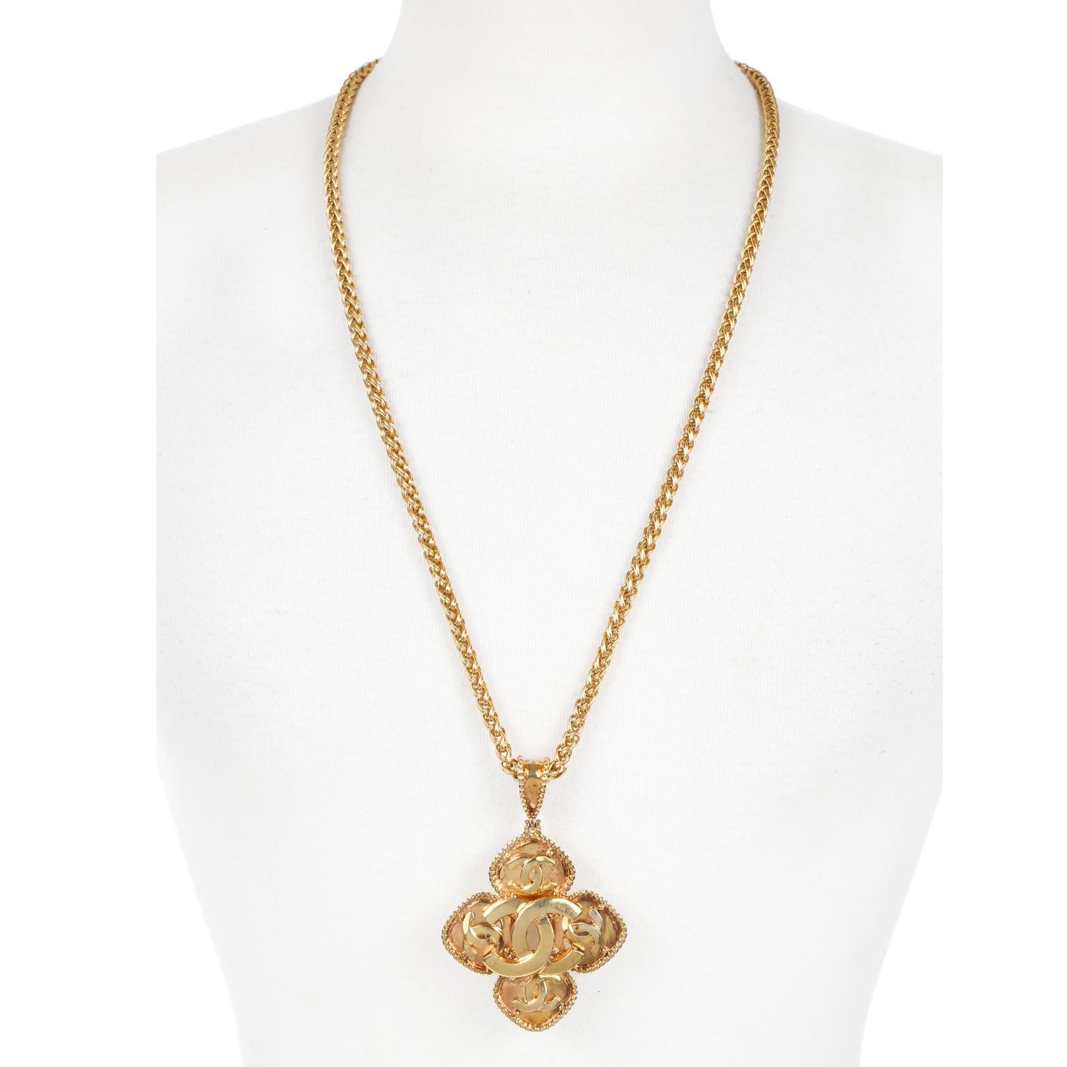 Chanel Gold CC Clover Medallion Necklace In Excellent Condition In Palm Beach, FL