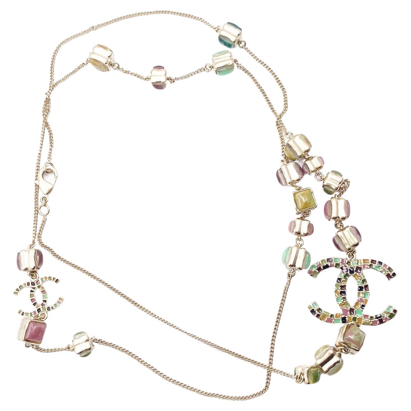 Gold CC farbenfrohe Mosaik-Halskette von Chanel im Angebot