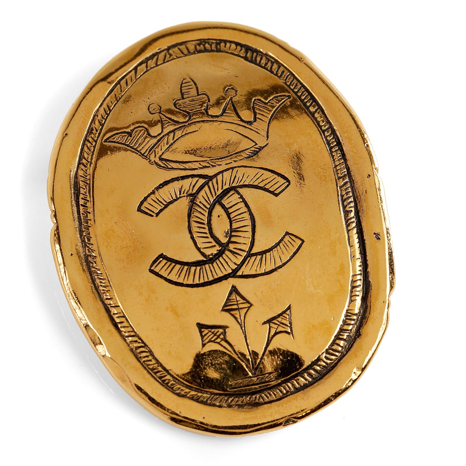 Chanel Gold CC Crown Pin In Good Condition In Palm Beach, FL