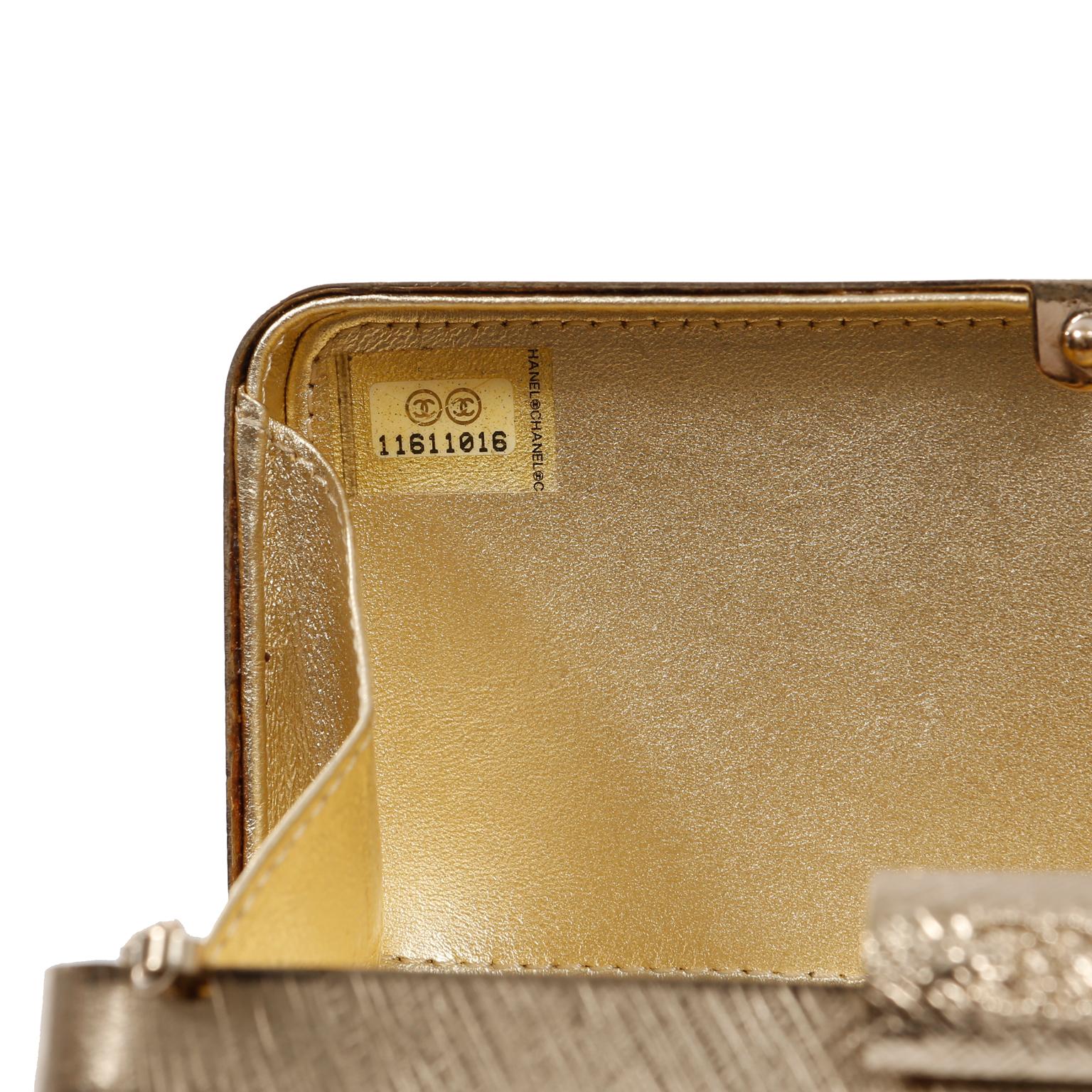 Pochette a scatola Chanel oro CC con catene gocciolanti 4