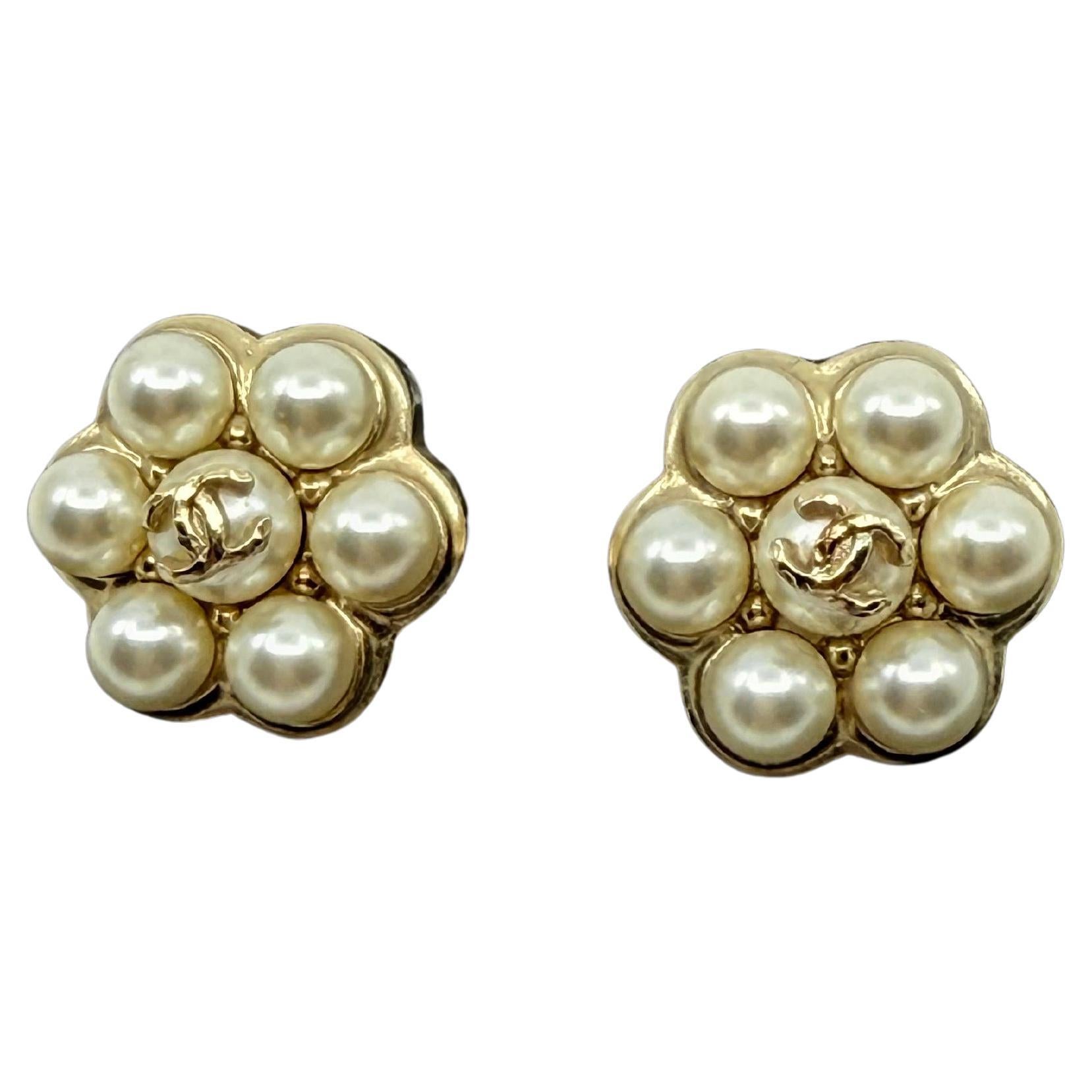 Chanel Gold CC Faux Pearl Flower Stud Earrings For Sale