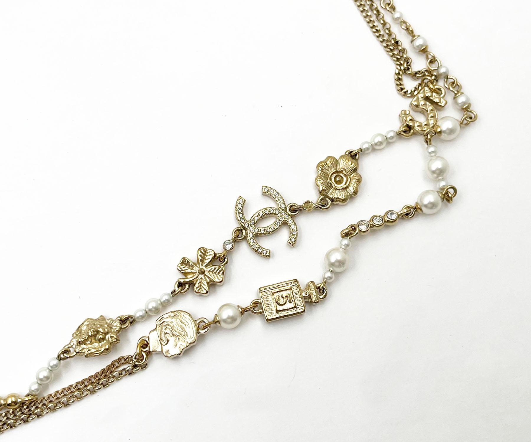 Chanel Gold CC Flower Perfume Motif Pearl Necklace  In Excellent Condition For Sale In Pasadena, CA