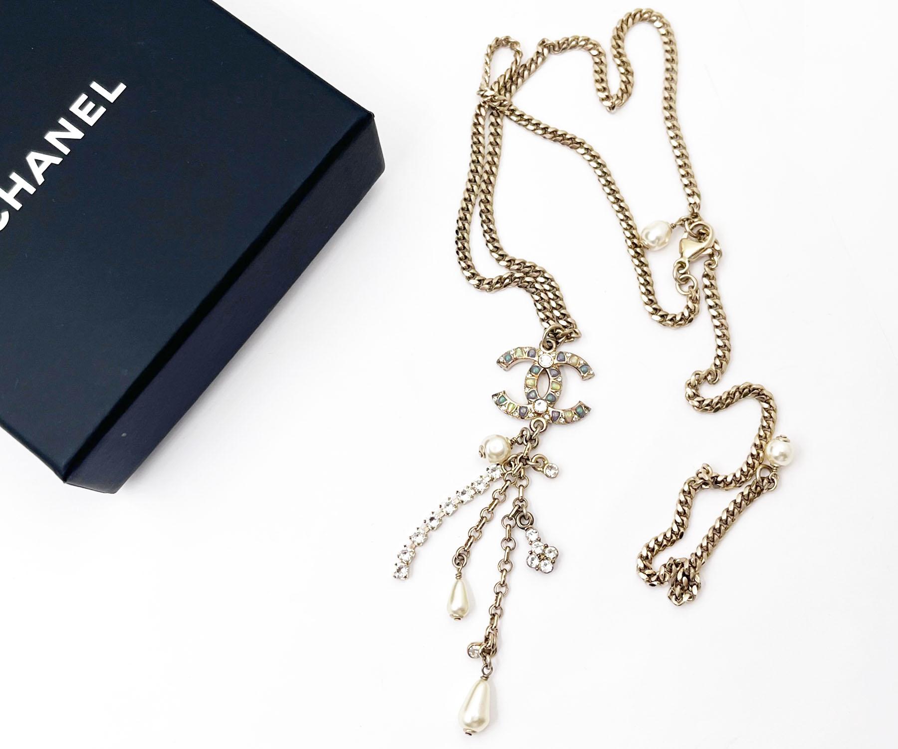 Chanel Classic Gold CC schillernden Perle baumeln Kette Halskette   (Kunsthandwerker*in) im Angebot