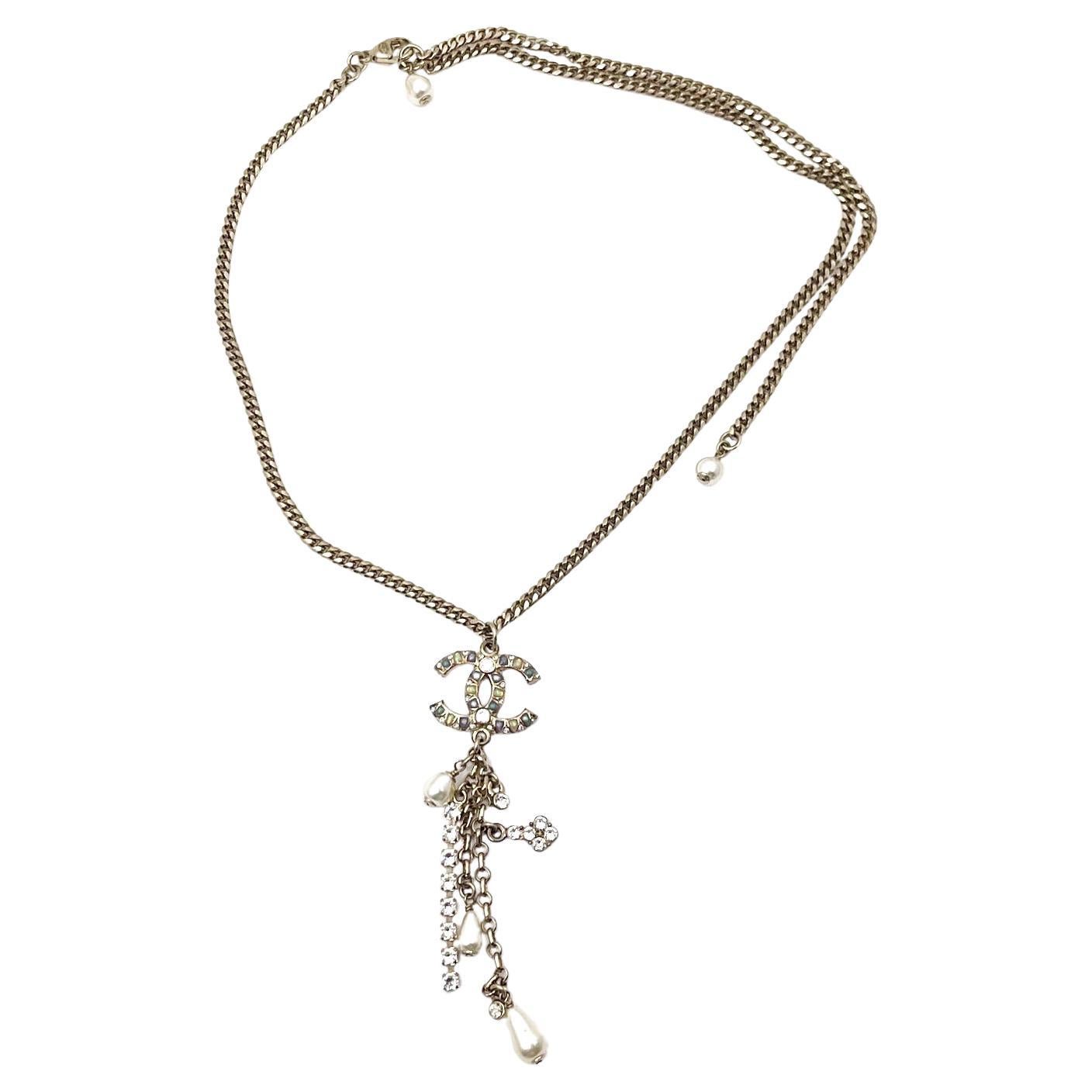 Chanel Classic Gold CC schillernden Perle baumeln Kette Halskette   im Angebot