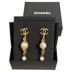 CHANEL Gold CC Logo Faux Pearl Chain Drop Earrings