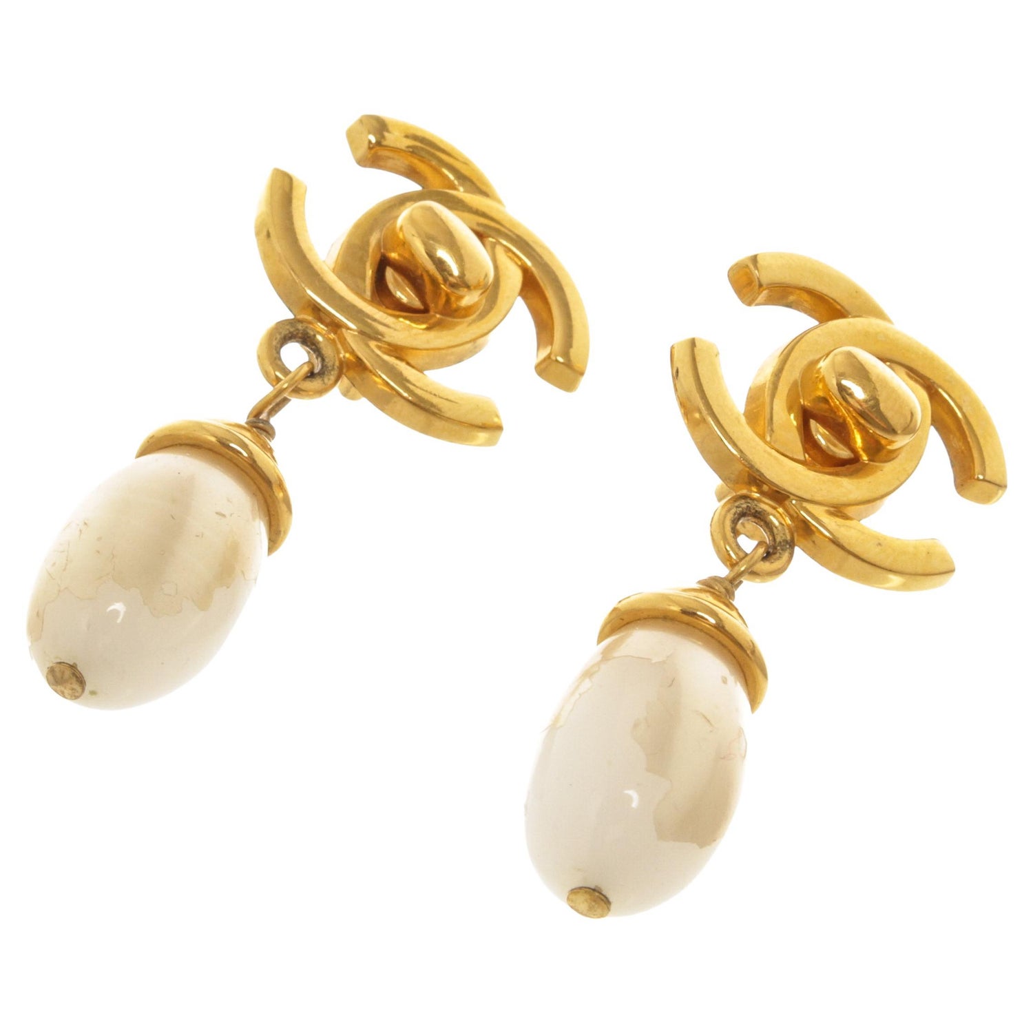 Chanel Gold CC Round Shaped Logo Earrings For Sale at 1stDibs