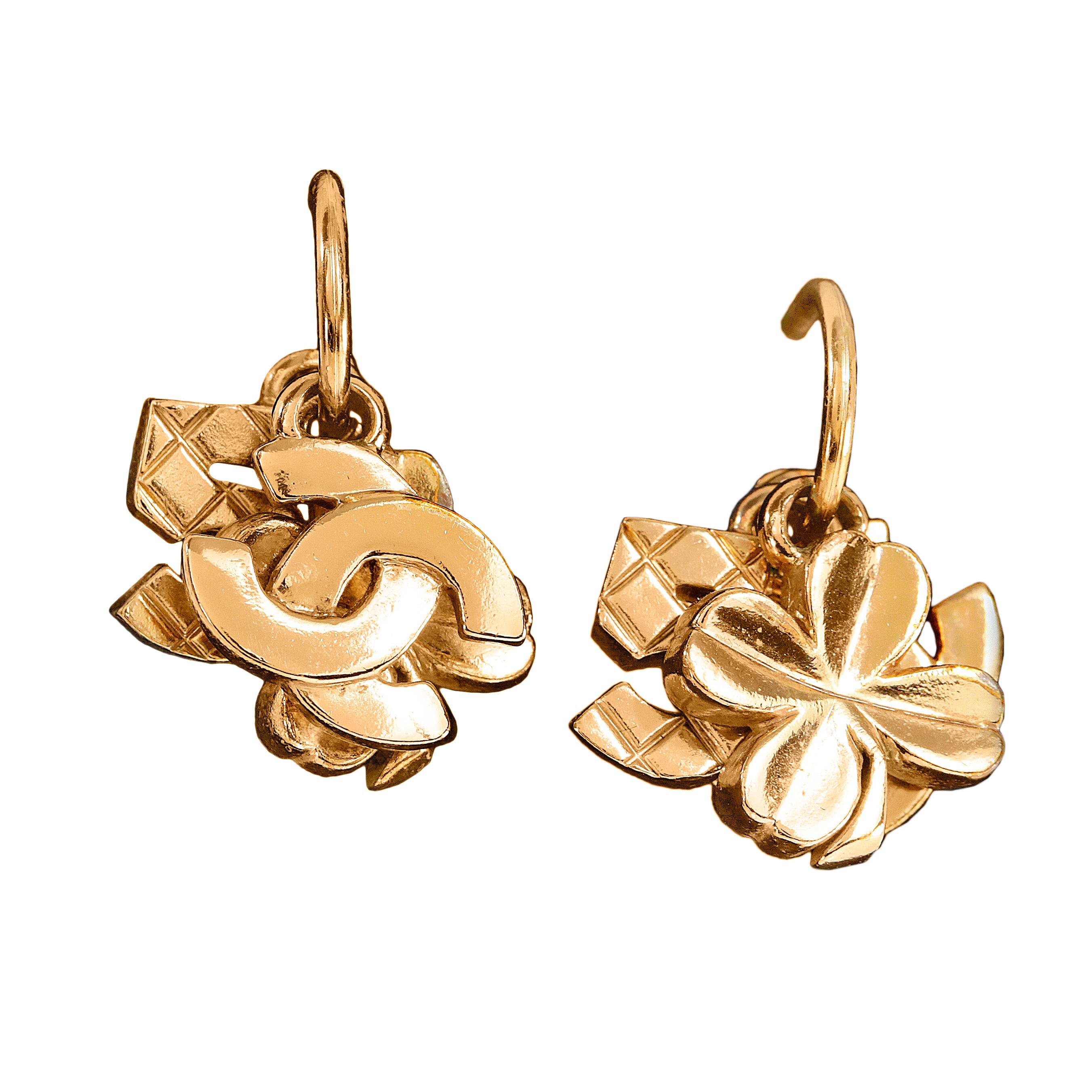 Women's or Men's Chanel Gold CC Lucky Clover Runway Earrings