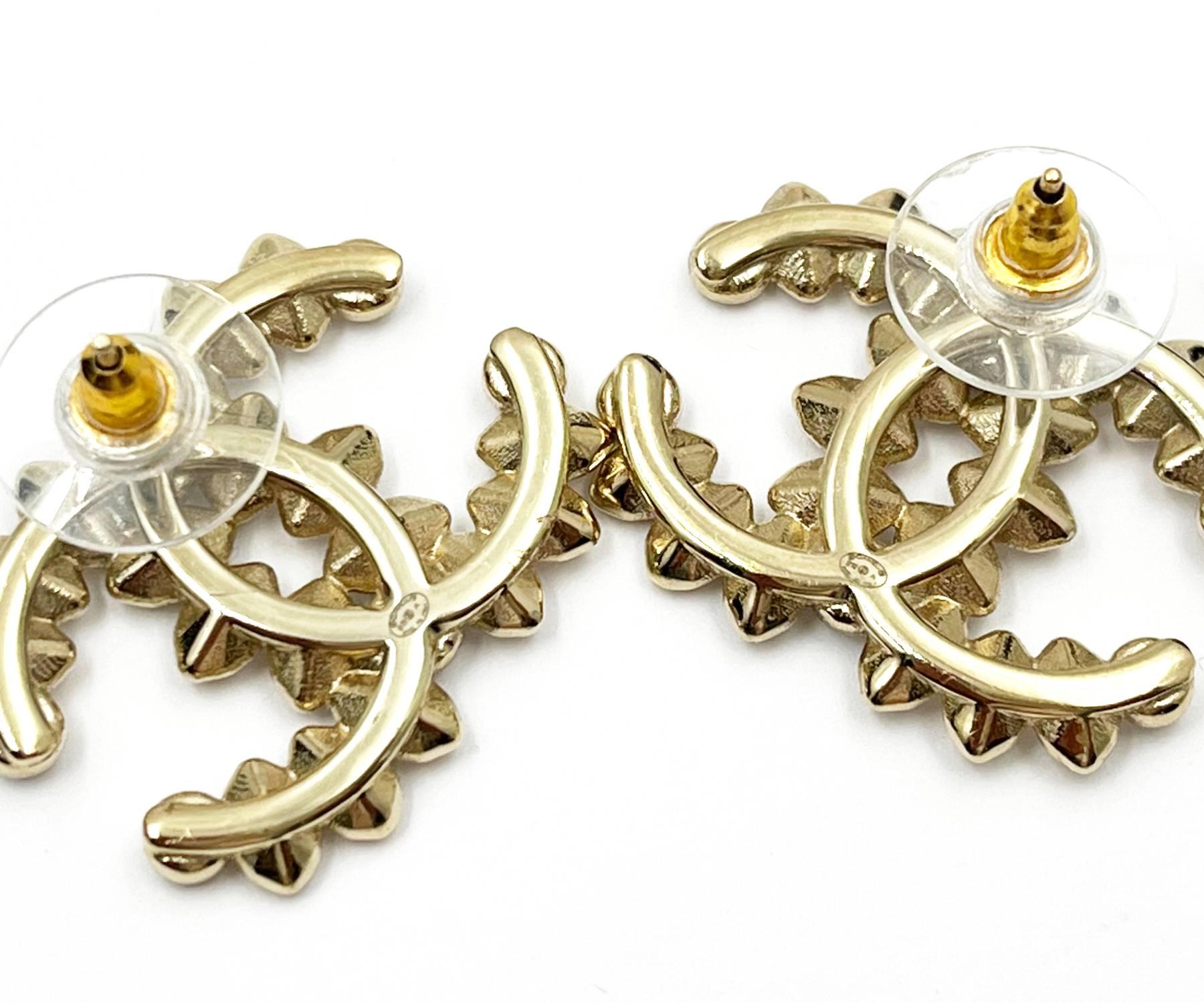 gold chanel cc earrings