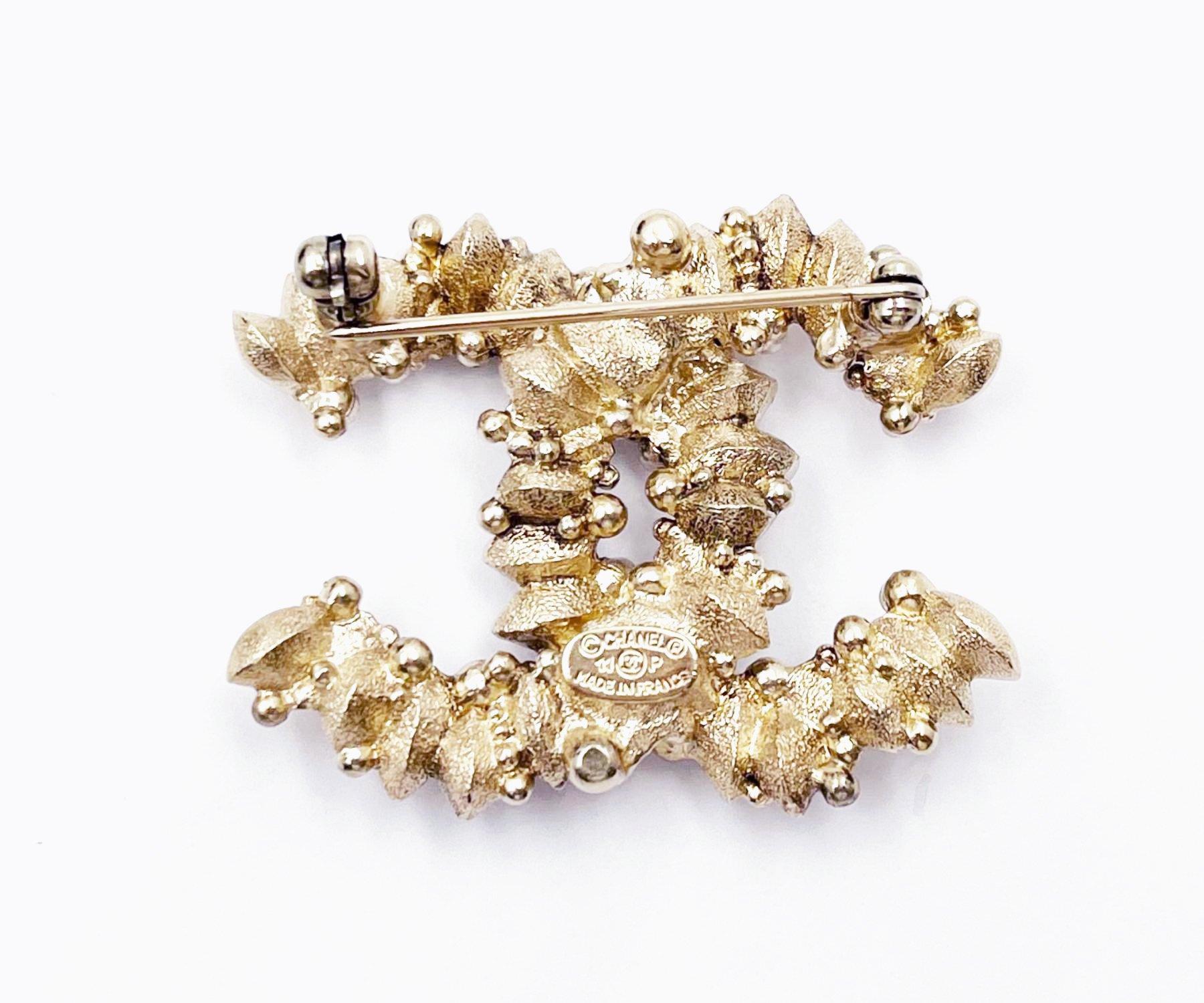 Chanel Gold CC Marquise Crystal Pearl Brooch In Excellent Condition For Sale In Pasadena, CA