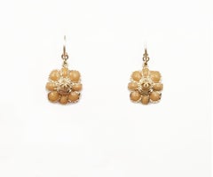 Chanel Gold CC Pfirsich Blume Dangle Hoop Piercing Ohrringe