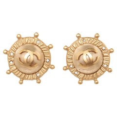 Chanel Gold CC Perlen-Ohrring