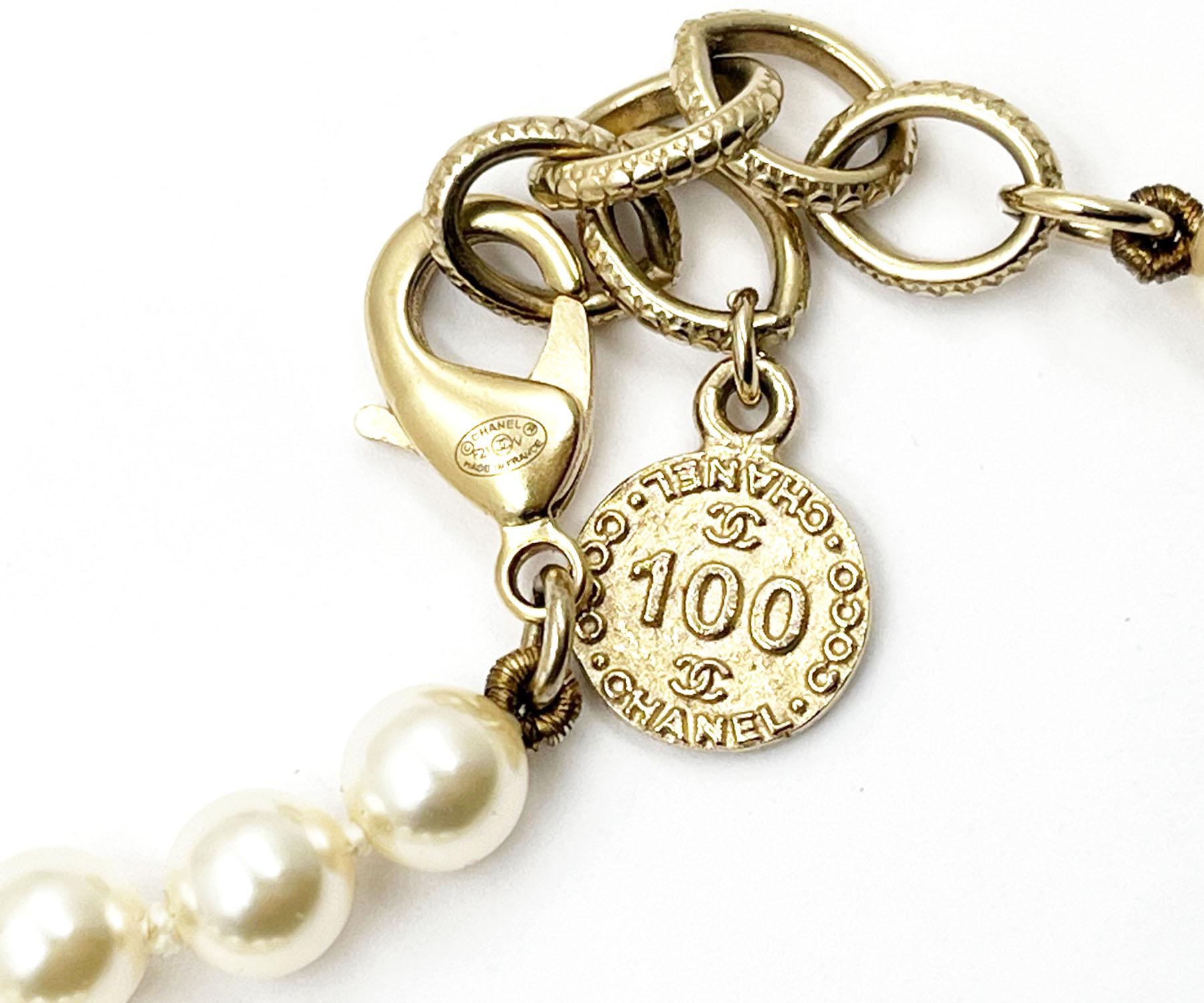 chanel short pearl necklace