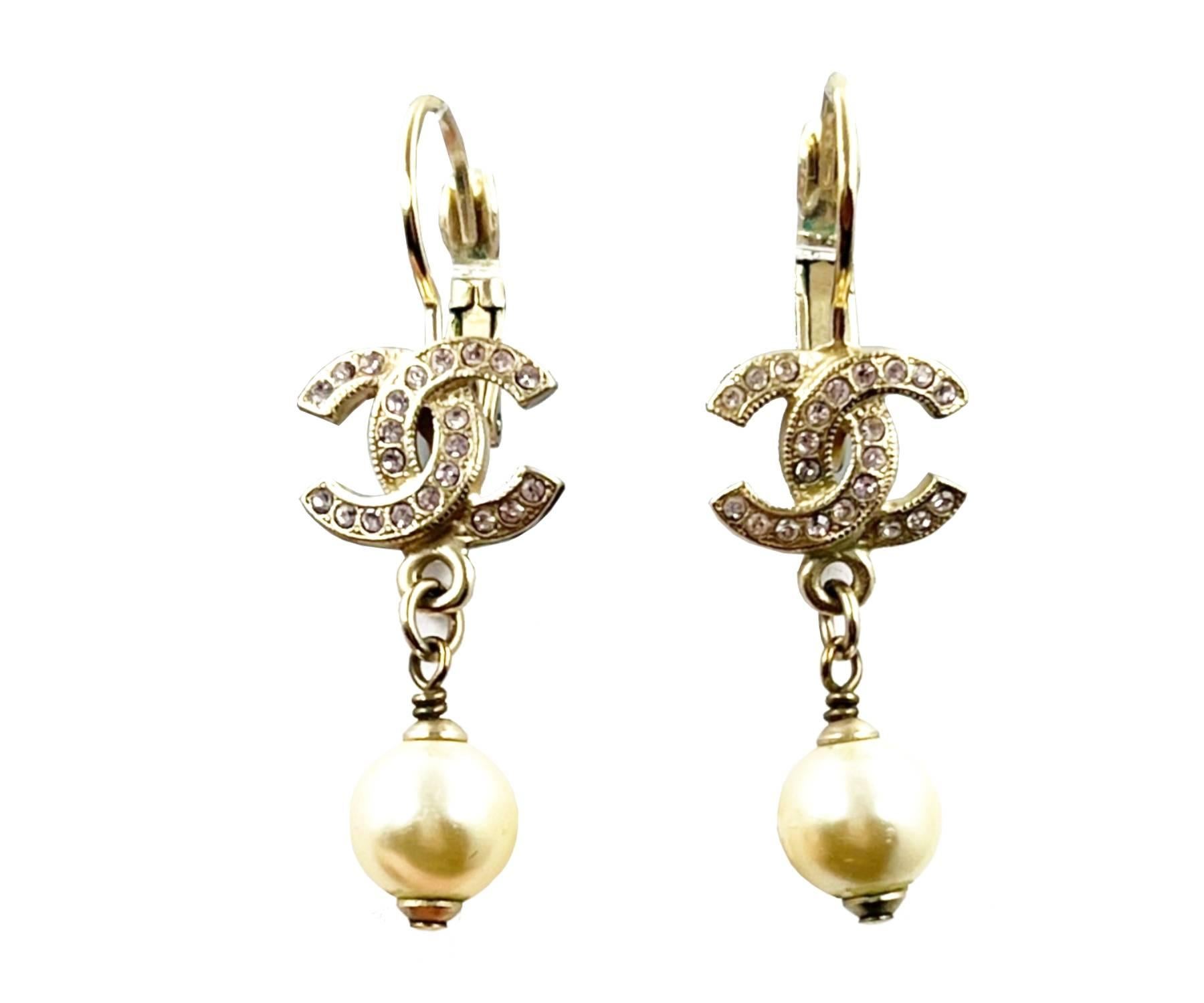 Artisan Chanel Gold CC Pink Crystal Pearl Dangle Lever Back Earrings  For Sale