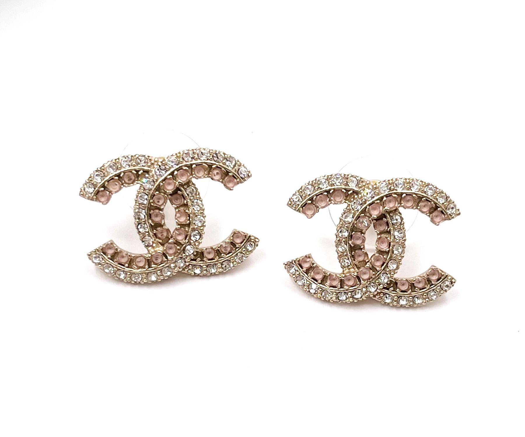 Chanel Gold CC Pink Double Crystal Piercing Earrings

*Marked 05
*Made in France
*Comes with the original box

-It is approximately 0.9