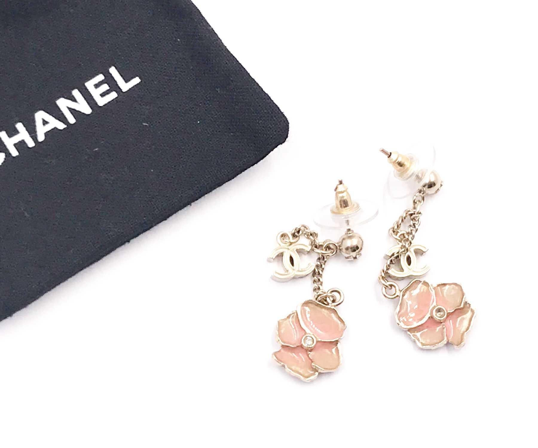 Artisan Chanel Gold CC Pink Flower Dangle Piercing Earrings For Sale