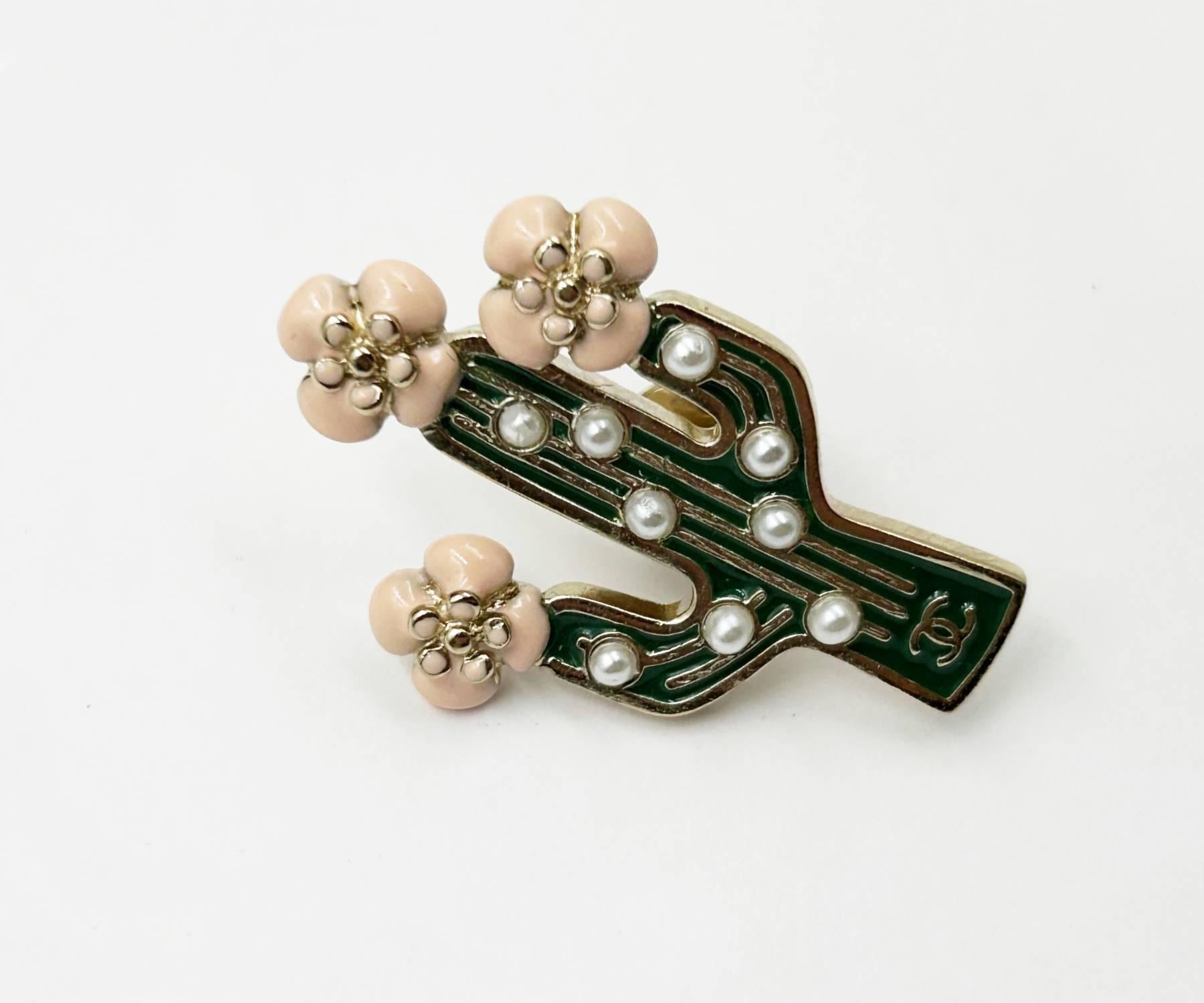 Chanel Gold CC Pink Flowers Green Cactus Small Pin

*Marked 17
*Made in Italy

-It is approximately 1.5