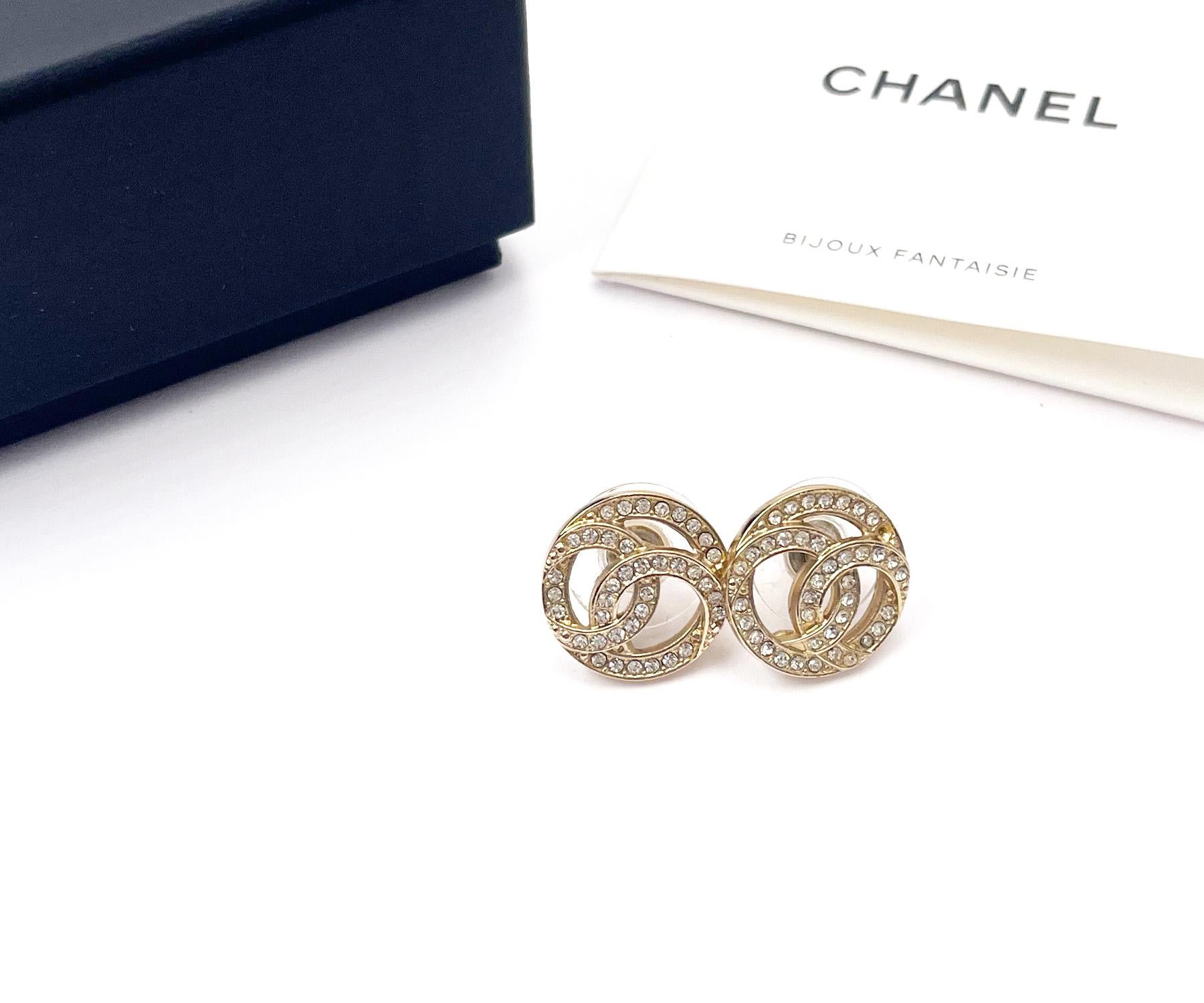Artisan Chanel Gold CC Round Crystal Piercing Earrings  For Sale