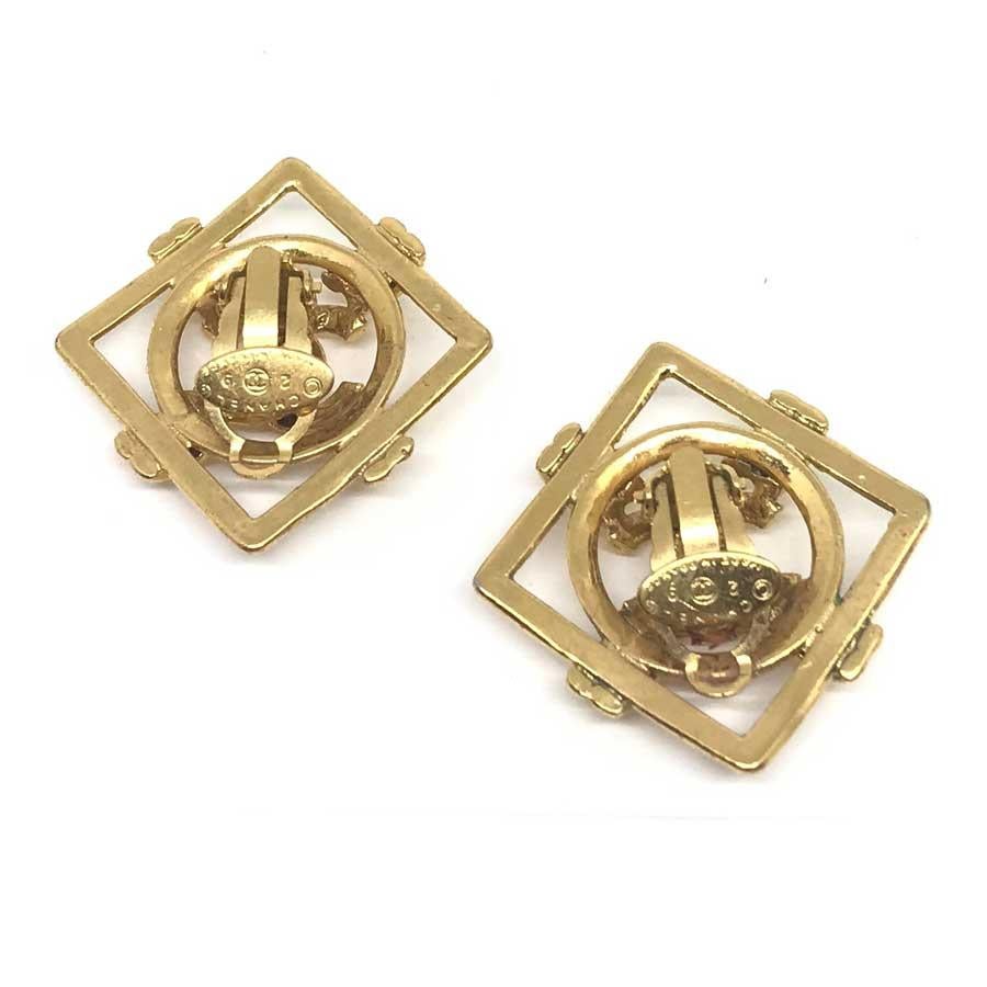 CHANEL Gold CC Round Square Earrings In Good Condition In Paris, FR