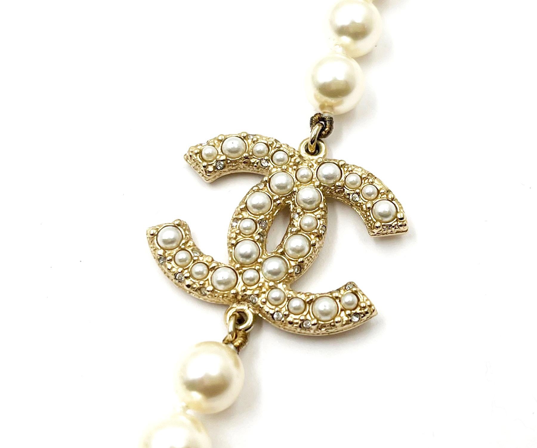 Chanel Gold CC Scatter Pearl Pearl Long Necklace 100 yr Anniversary  In Excellent Condition For Sale In Pasadena, CA