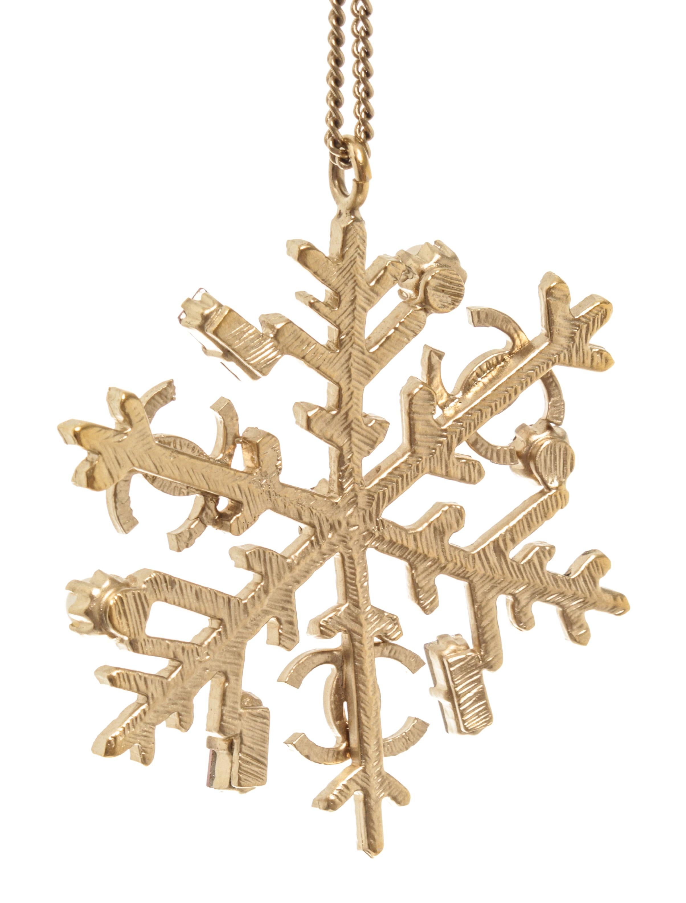 Women's Chanel Gold CC Snowflake Necklace For Sale